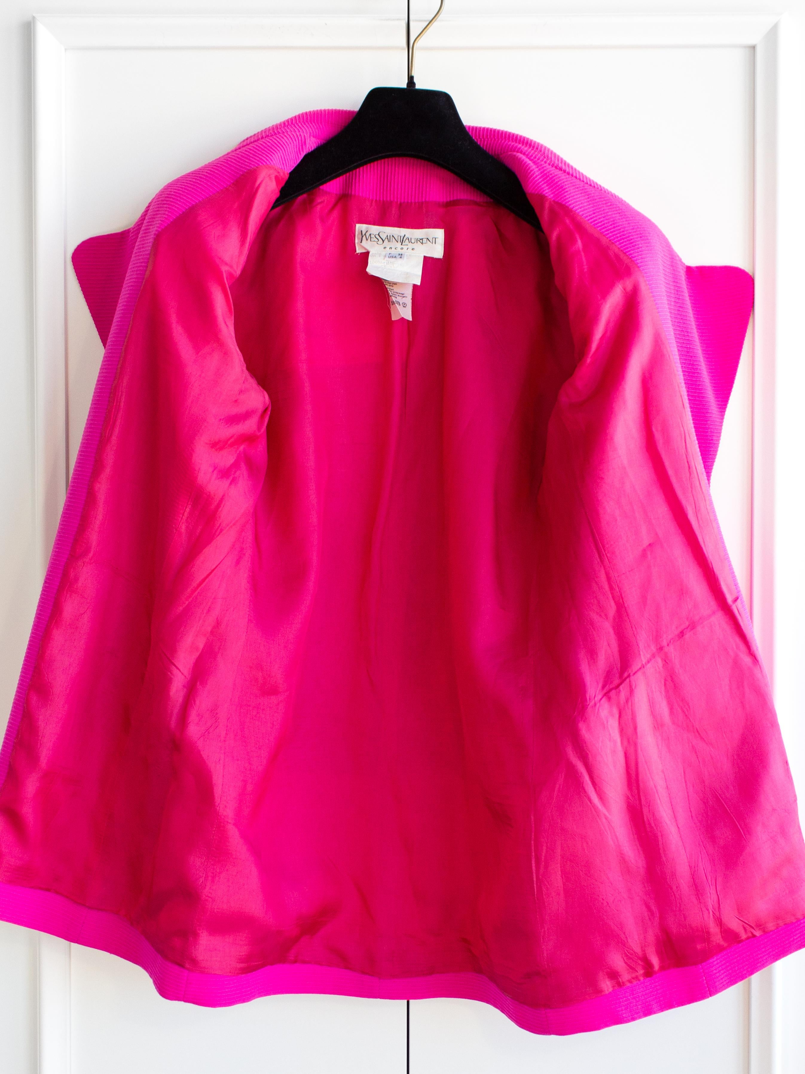 Yves Saint Laurent Vintage Spring/Summer 1995 Barbie Pink Gold Hearts Jacket For Sale 4