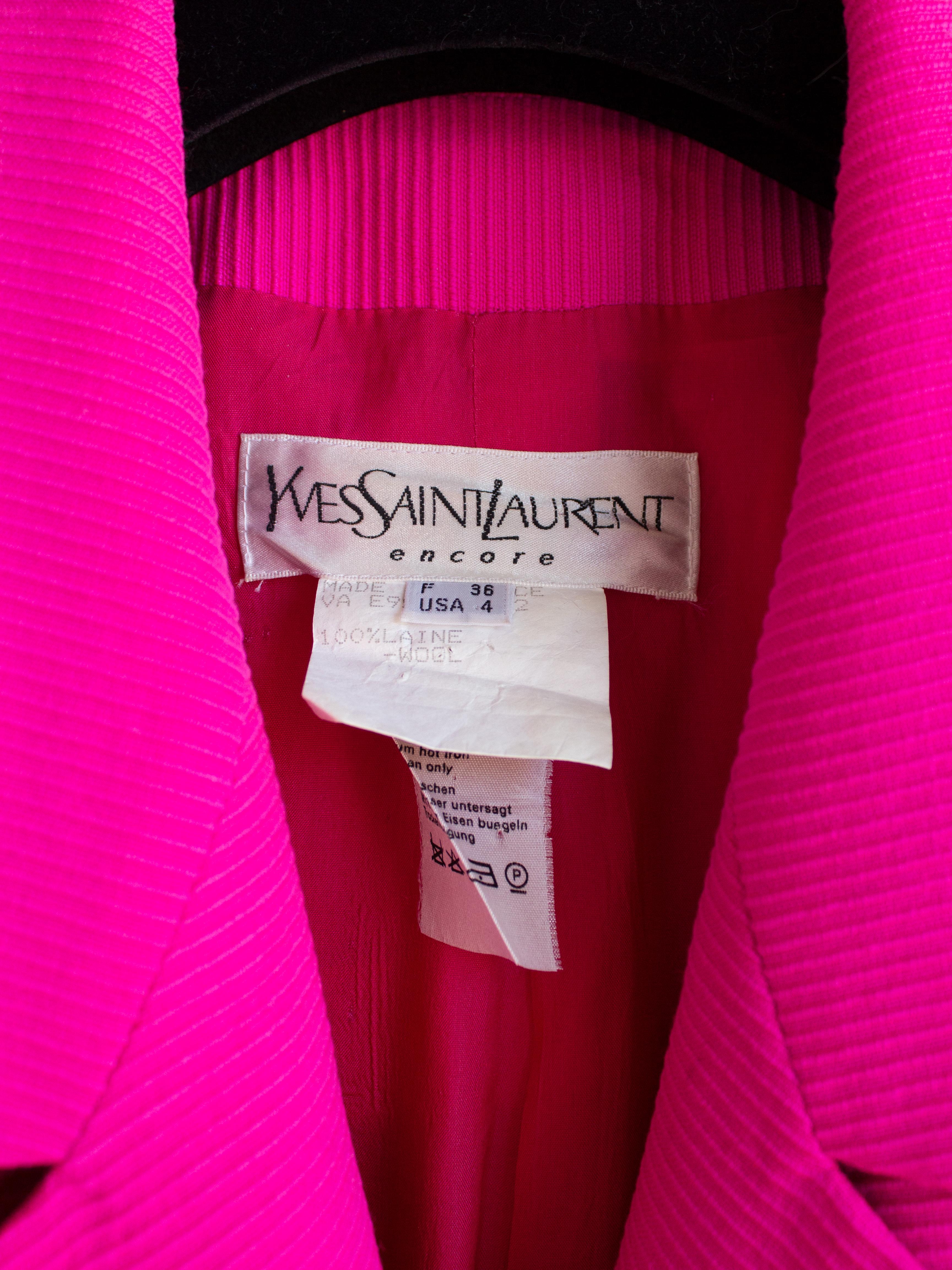 Yves Saint Laurent Vintage printemps/été 1995 - Barbie - Veste rose or à cœurs en vente 5