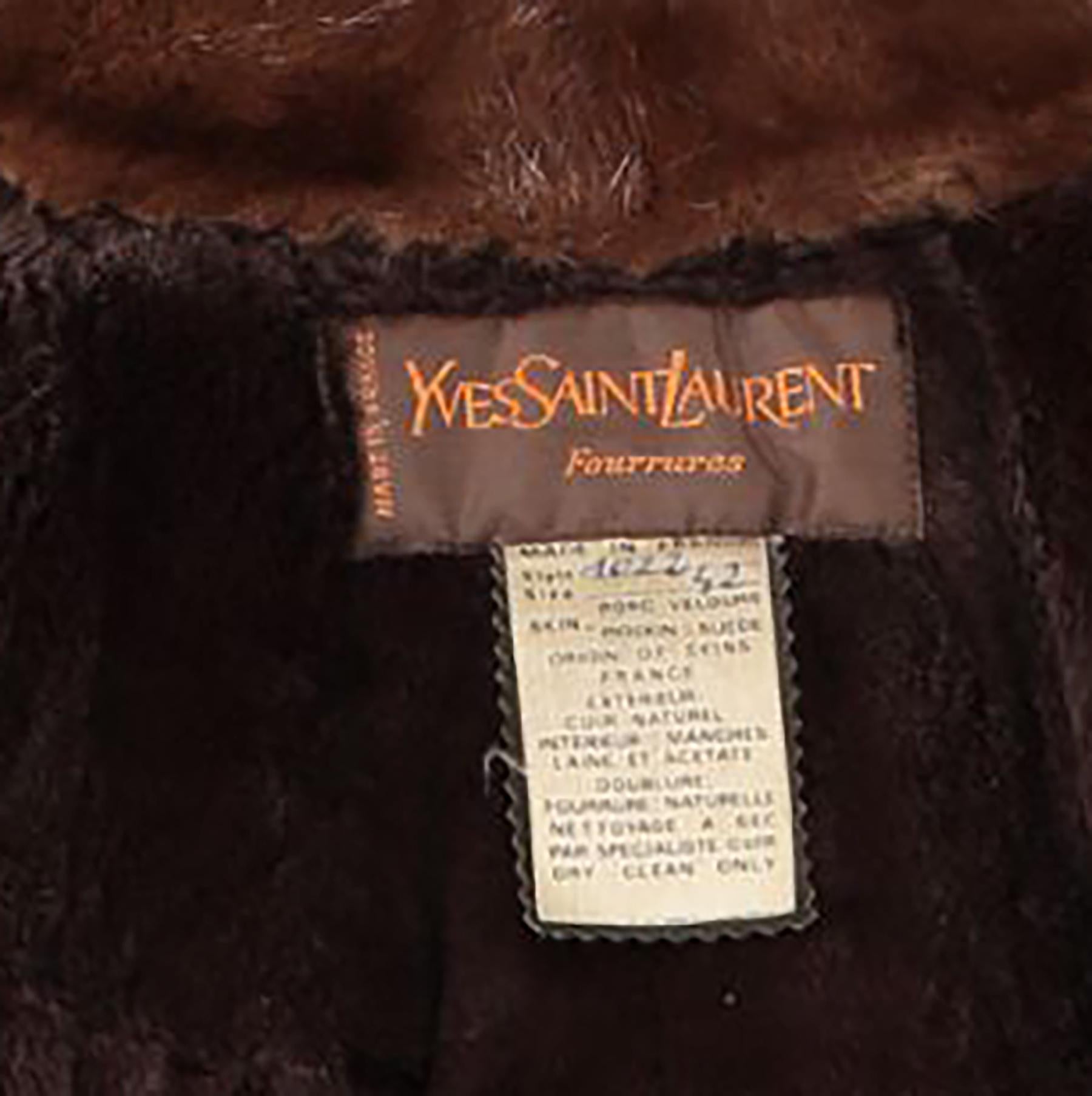Yves Saint Laurent Abrigo de piel de ante vintage Negro