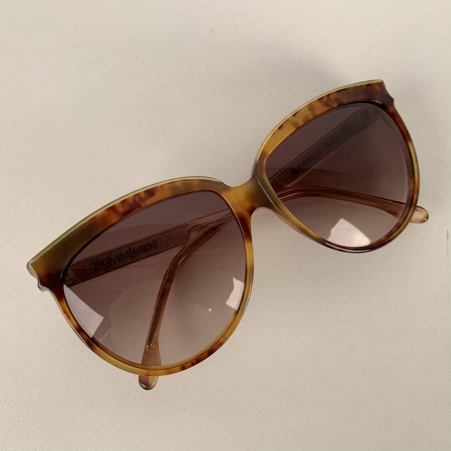 Yves Saint Laurent Vintage Tortoise Butterflies Sunglasses 8008 P 3 In Excellent Condition In Rome, Rome