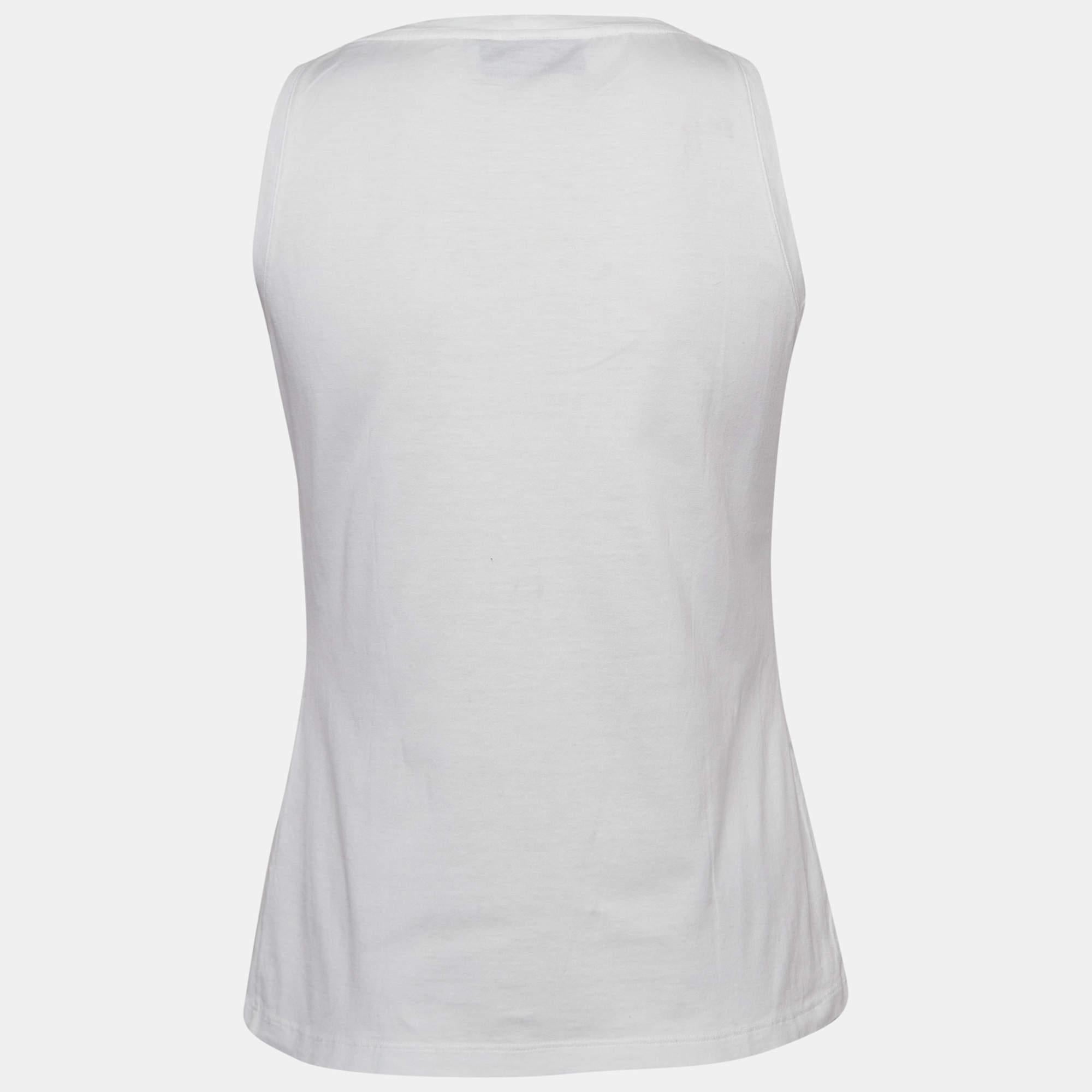 Find great style and comfort while wearing this designer top. Tailored using the best fabrics, the creation has been given immense detail. Style it with a pair of jeans and flats.