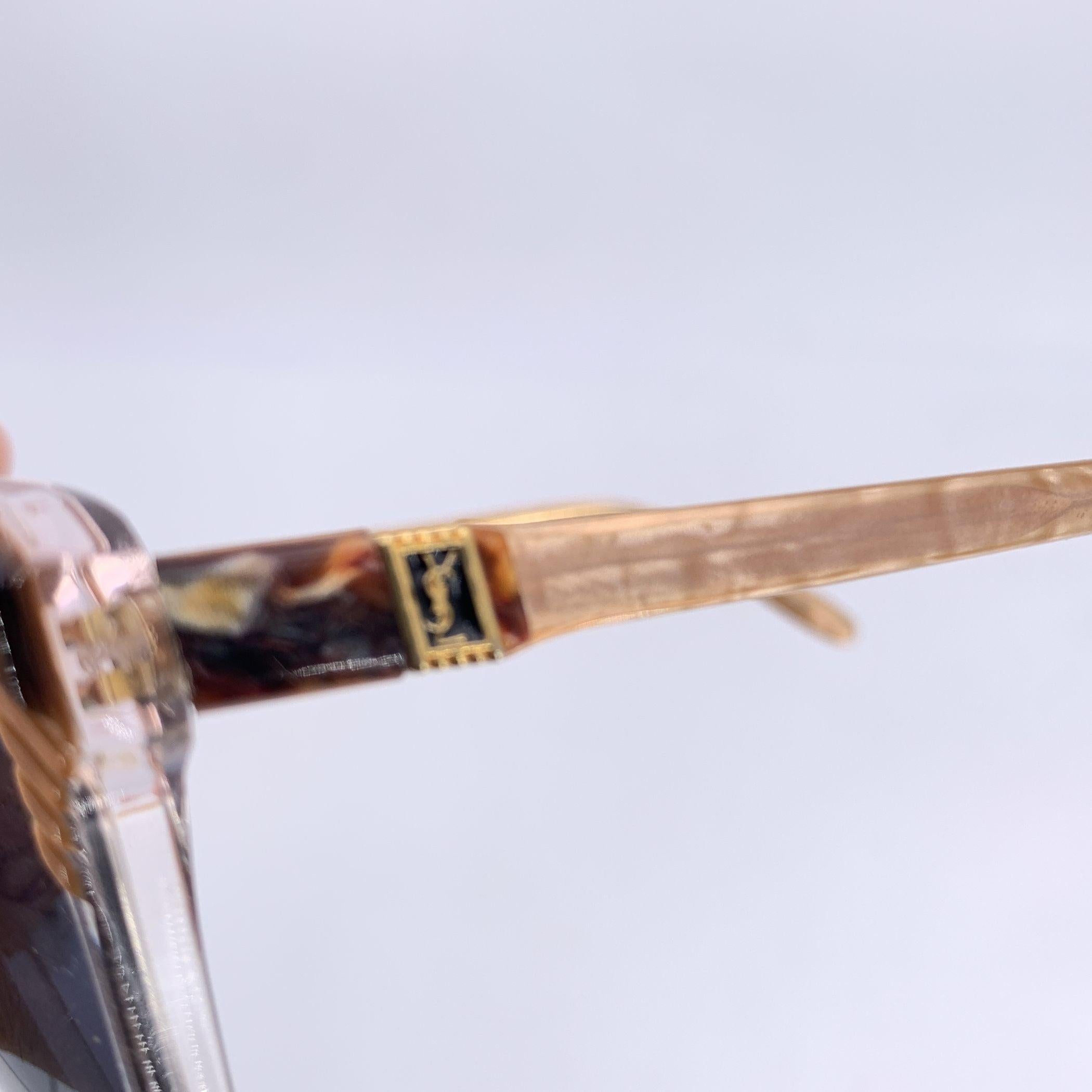 Yves Saint Laurent Vintage Lunettes de soleil blanches avec verres noirs 58/14 Excellent état - En vente à Rome, Rome