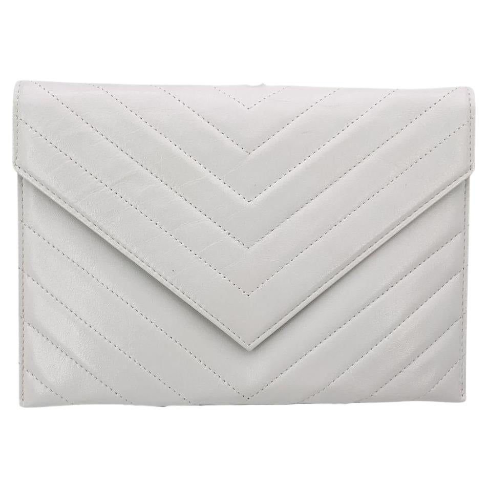 Yves Saint Laurent Vintage V I.I.I.I. Petite pochette en cuir matelassé