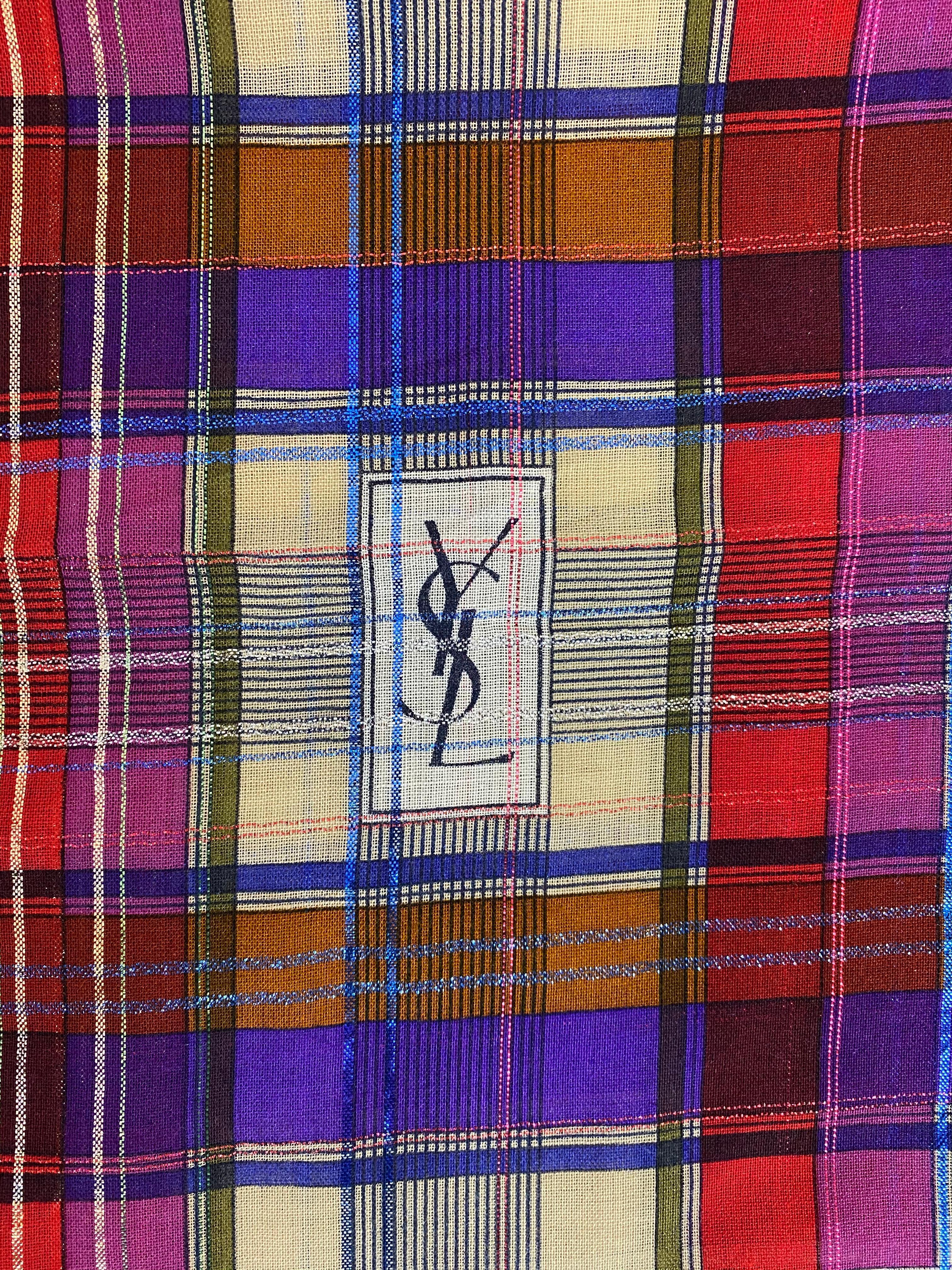 Yves Saint Laurent - Écharpe vintage en laine, challis et soie à carreaux et motif à carreaux  Unisexe en vente
