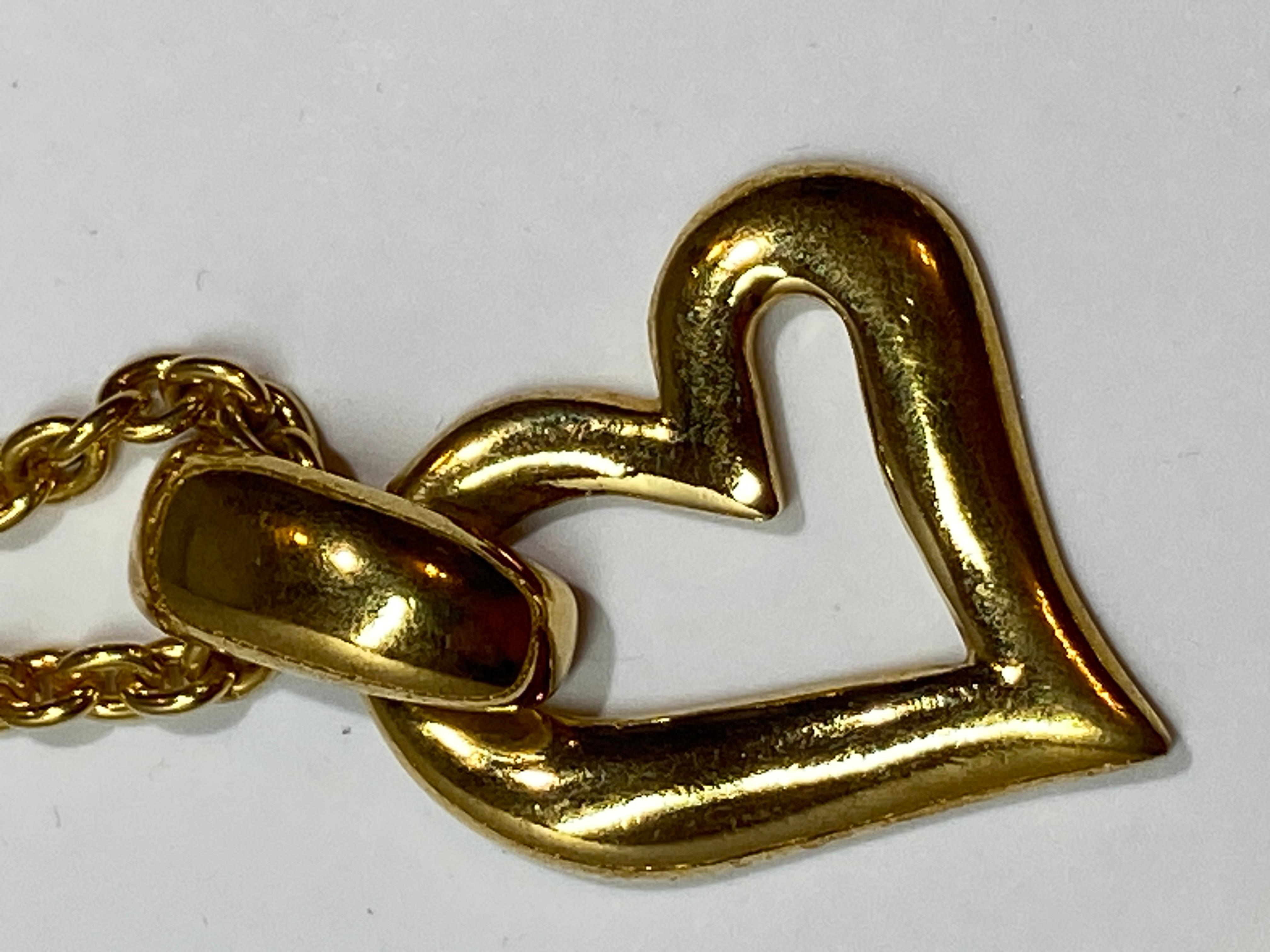 Skurrile vergoldete Goldbeschläge von Yves Saint Laurent „Dangling Open Heart“ an Kette im Zustand „Gut“ im Angebot in New York, NY