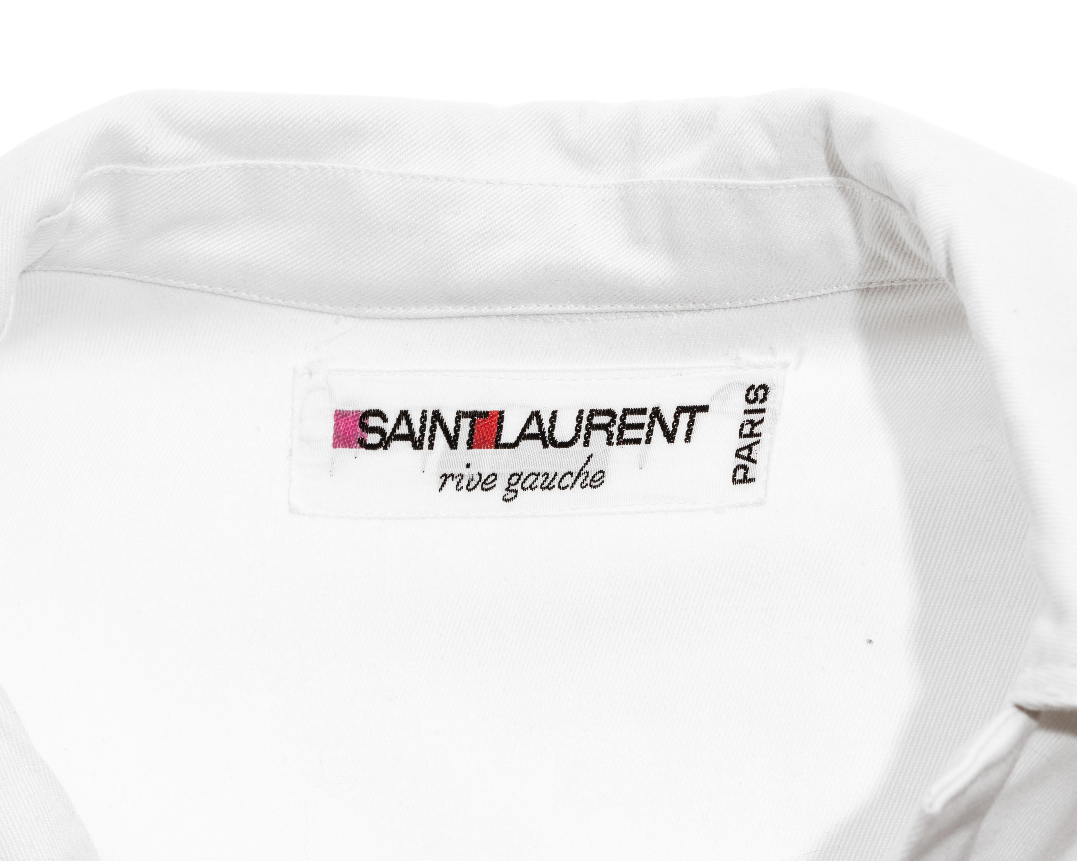 Mini robe safari en gabardine de coton blanche Yves Saint Laurent, vers 1968 en vente 2
