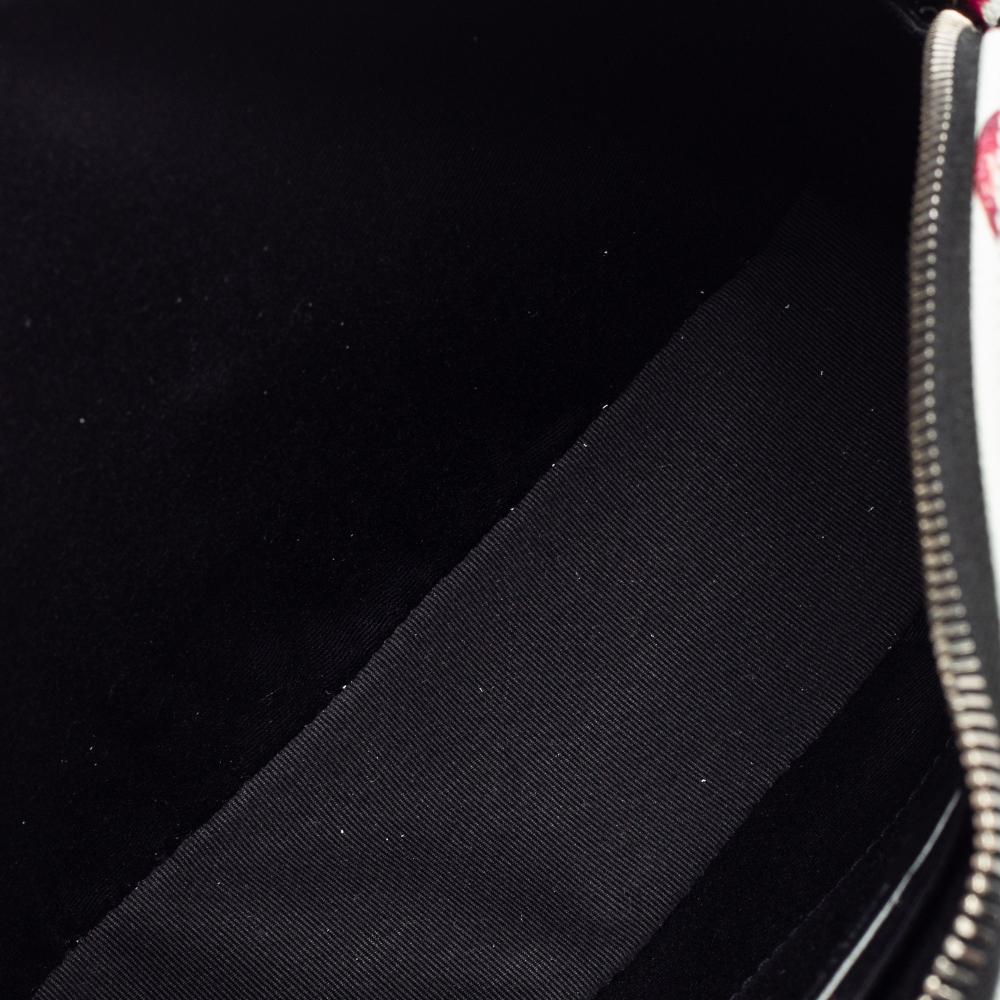 Yves Saint Laurent White/Red Grain De Poudre Lips Print Medium Camera Bag 4
