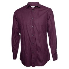 Yves Saint Laurent, camisa a cuadros rojo vino