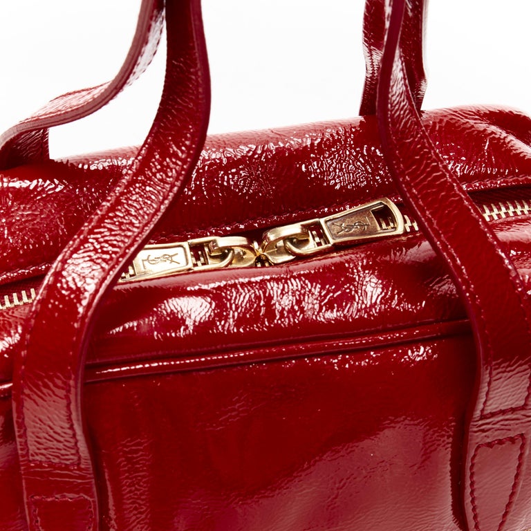 YVES SAINT LAURENT Y-Mail Tasche aus rotem, geknittertem Lackleder