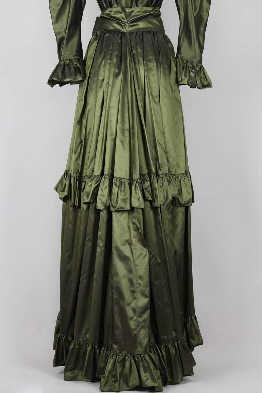 1978 YSL Yves Saint Laurent Green Silk Taffeta Blouse and Skirt Set In Excellent Condition For Sale In Munich, DE