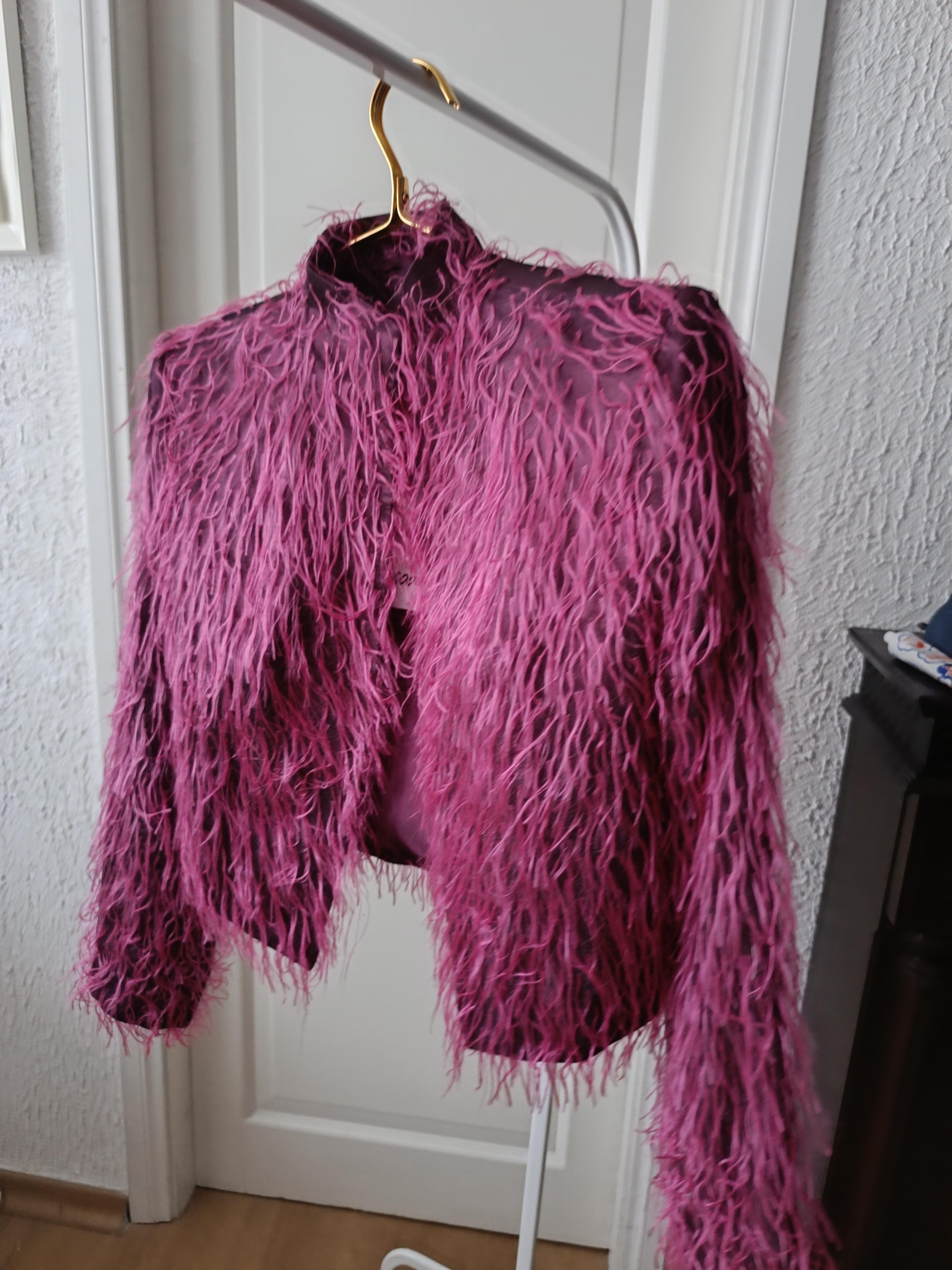 Yves Saint Laurent YSL 2000 Fuchsia Shaggy Faux Fur Cropped Jacket  Collection:  In Excellent Condition For Sale In Алматинский Почтамт, KZ