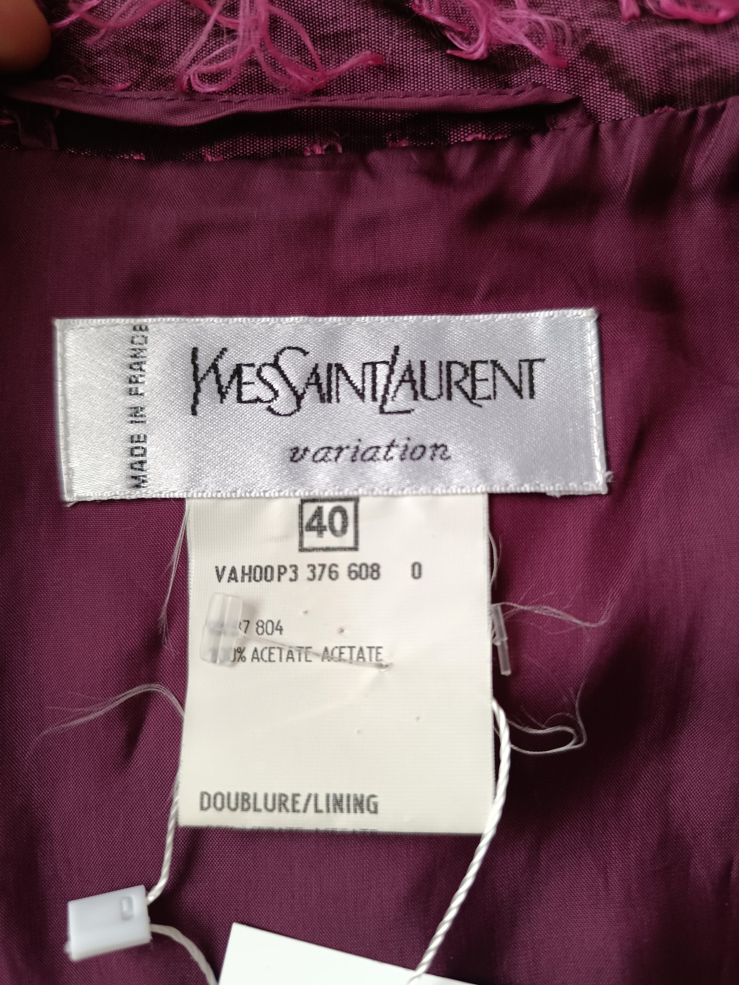 Yves Saint Laurent YSL 2000 Fuchsiafarbene schlanke Cropped Jacke aus Kunstpelz  Collection'S:  im Angebot 2