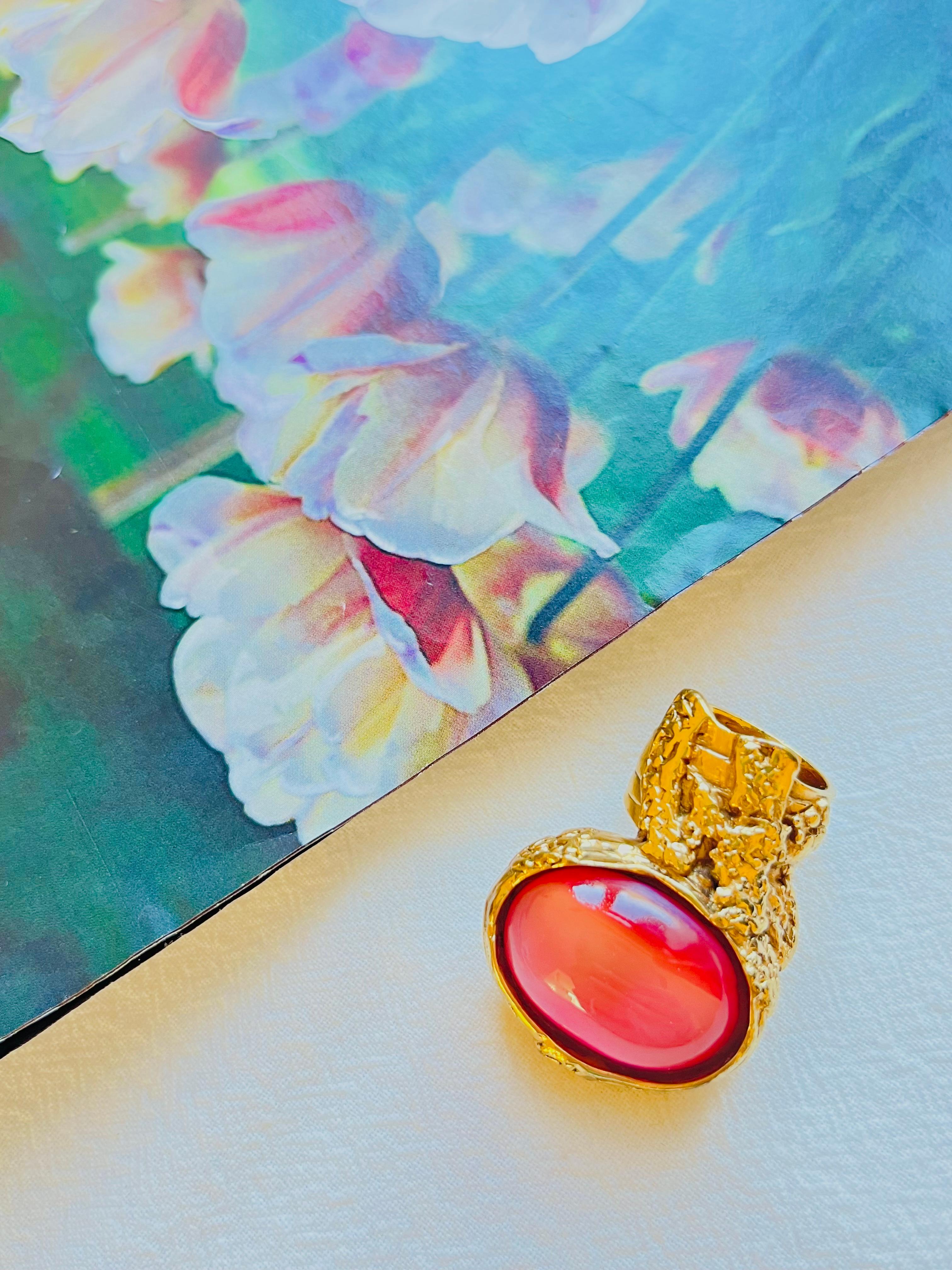 Yves Saint Laurent YSL Arty Klarrosa Statement Chunky Cabochon Goldring, US 5 im Zustand „Hervorragend“ im Angebot in Wokingham, England