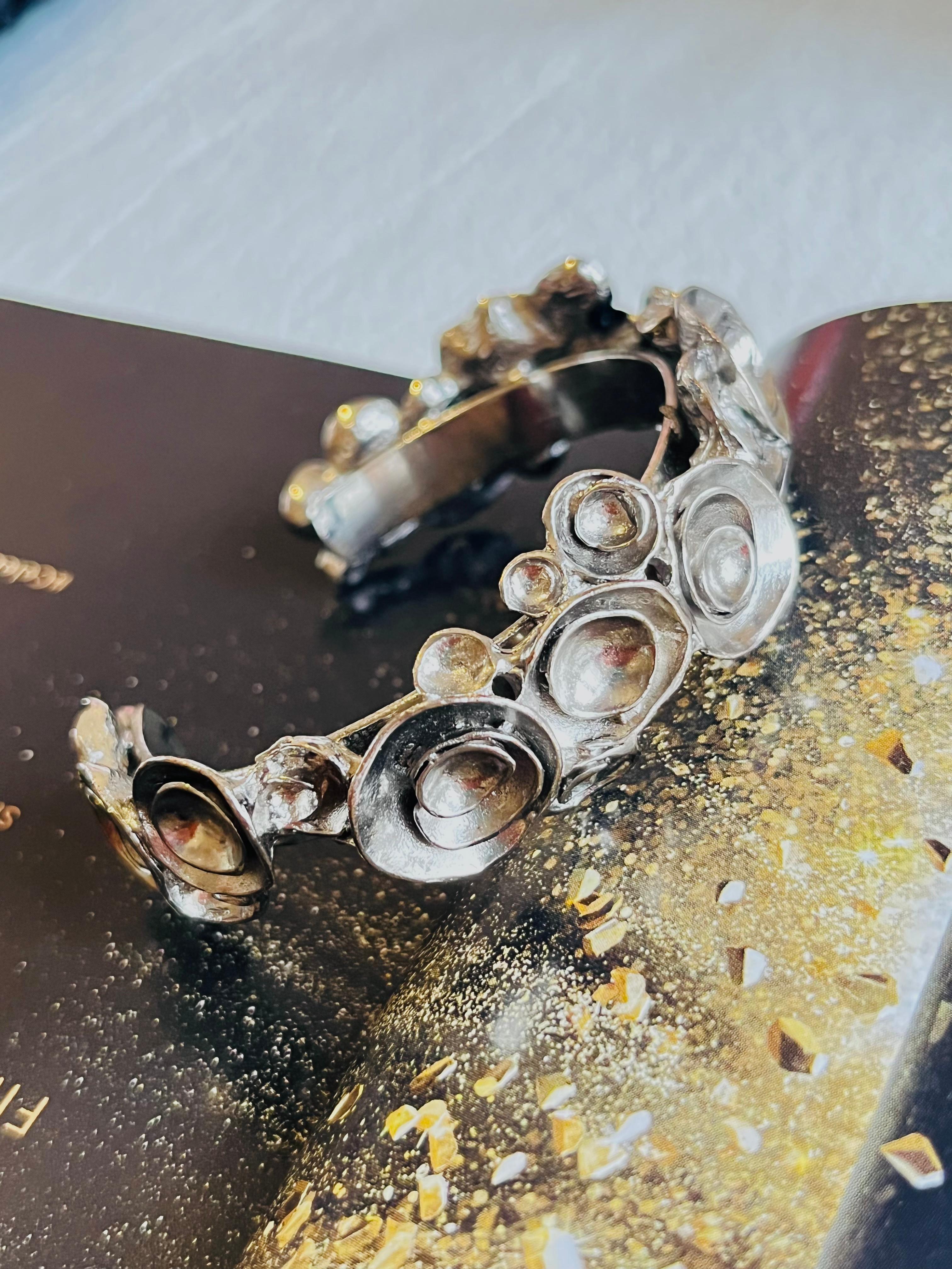 Yves Saint Laurent YSL Arty Cluster Flower Statement Chunky Cuff Silver Bracelet In Excellent Condition For Sale In Wokingham, England