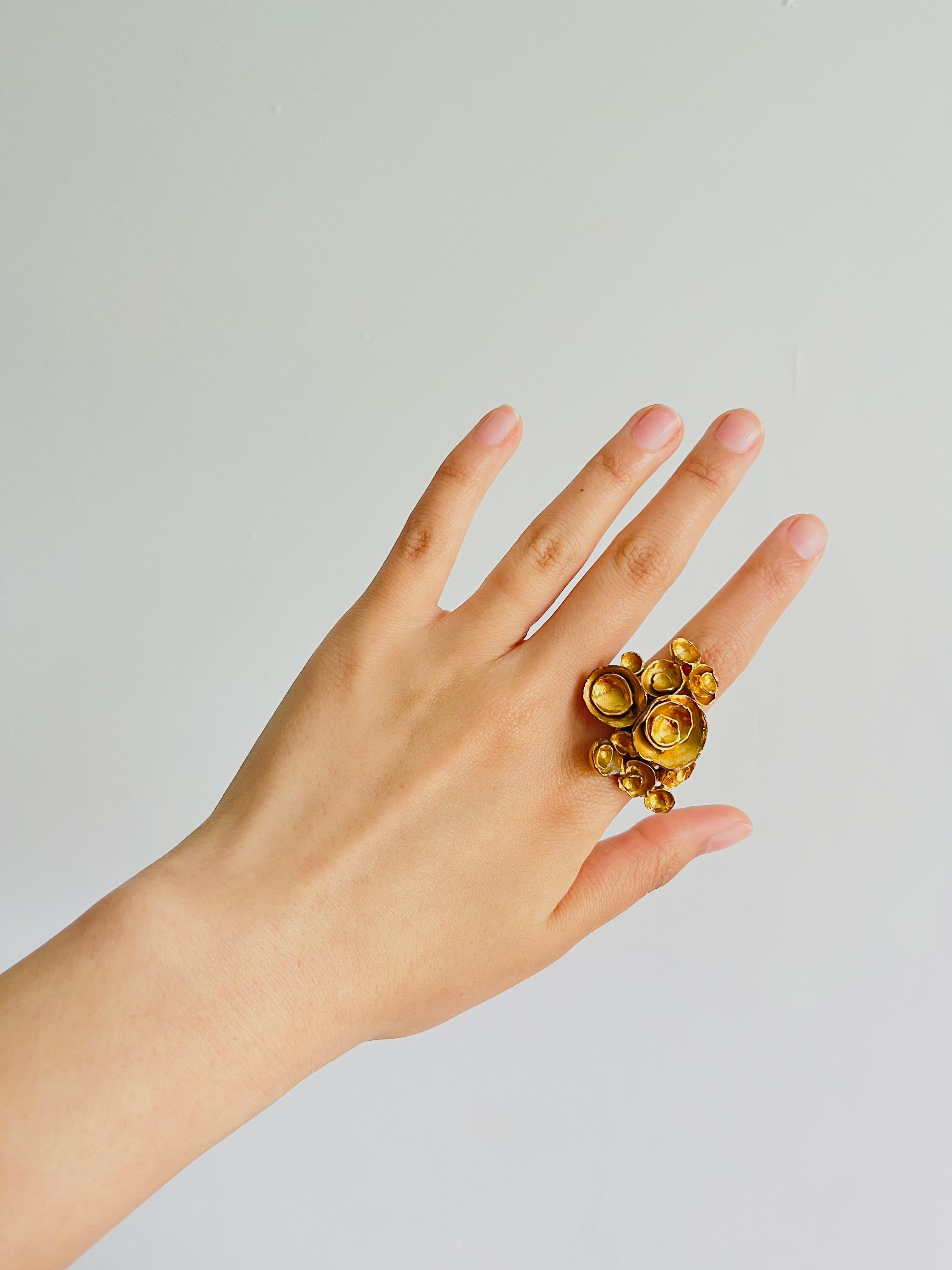 Yves Saint Laurent YSL Arty Cluster Flowers Statement Chunky Gold Ring, Size 7 1