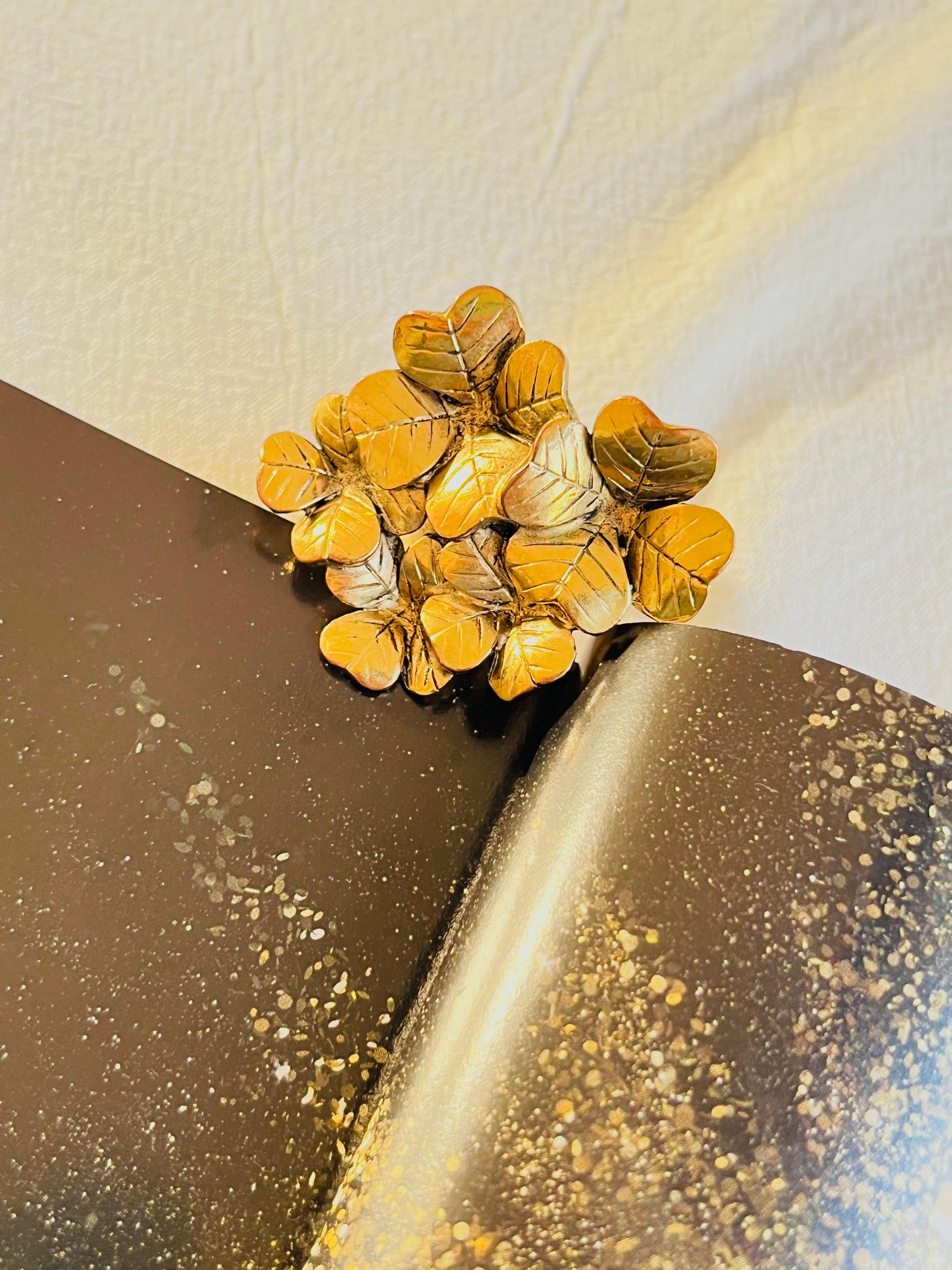 Yves Saint Laurent YSL Arty Cluster Leaf Floral Clover Chunky Gold Ring, Size 6 In Good Condition In Wokingham, England