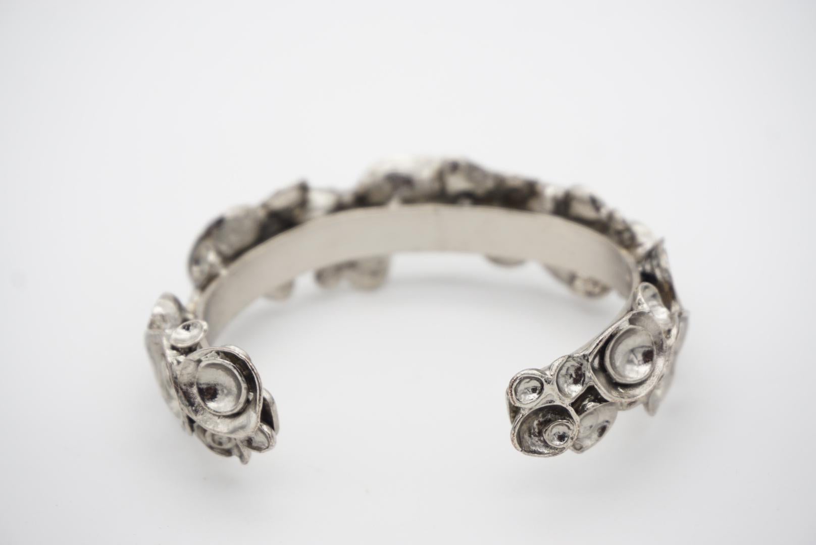 Yves Saint Laurent YSL Bracciale Modernista d'Argento con Cluster a Vortice e Fiori in vendita 11