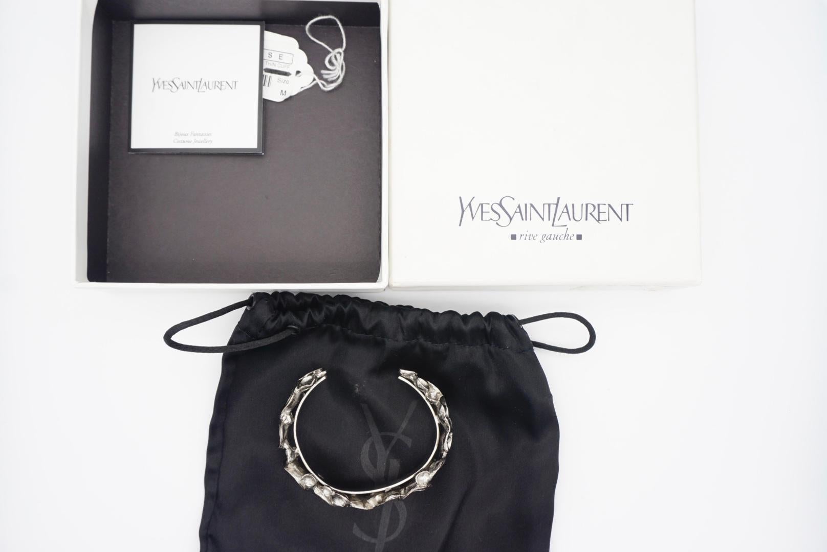 Yves Saint Laurent YSL Bracciale Modernista d'Argento con Fiori a Cluster Arty in vendita 7