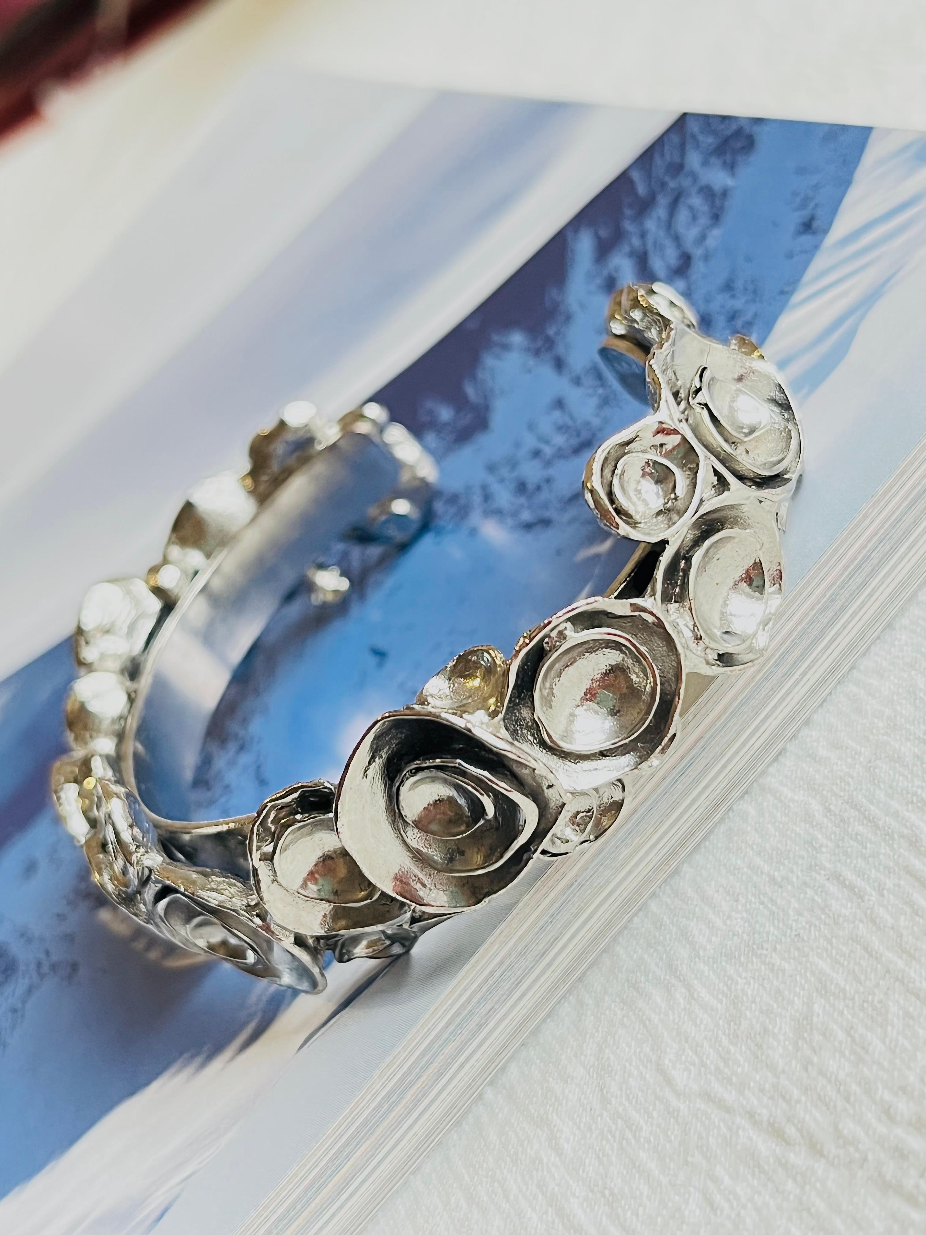 da uomo o donna Yves Saint Laurent YSL Bracciale Modernista d'Argento con Fiori a Cluster Arty in vendita