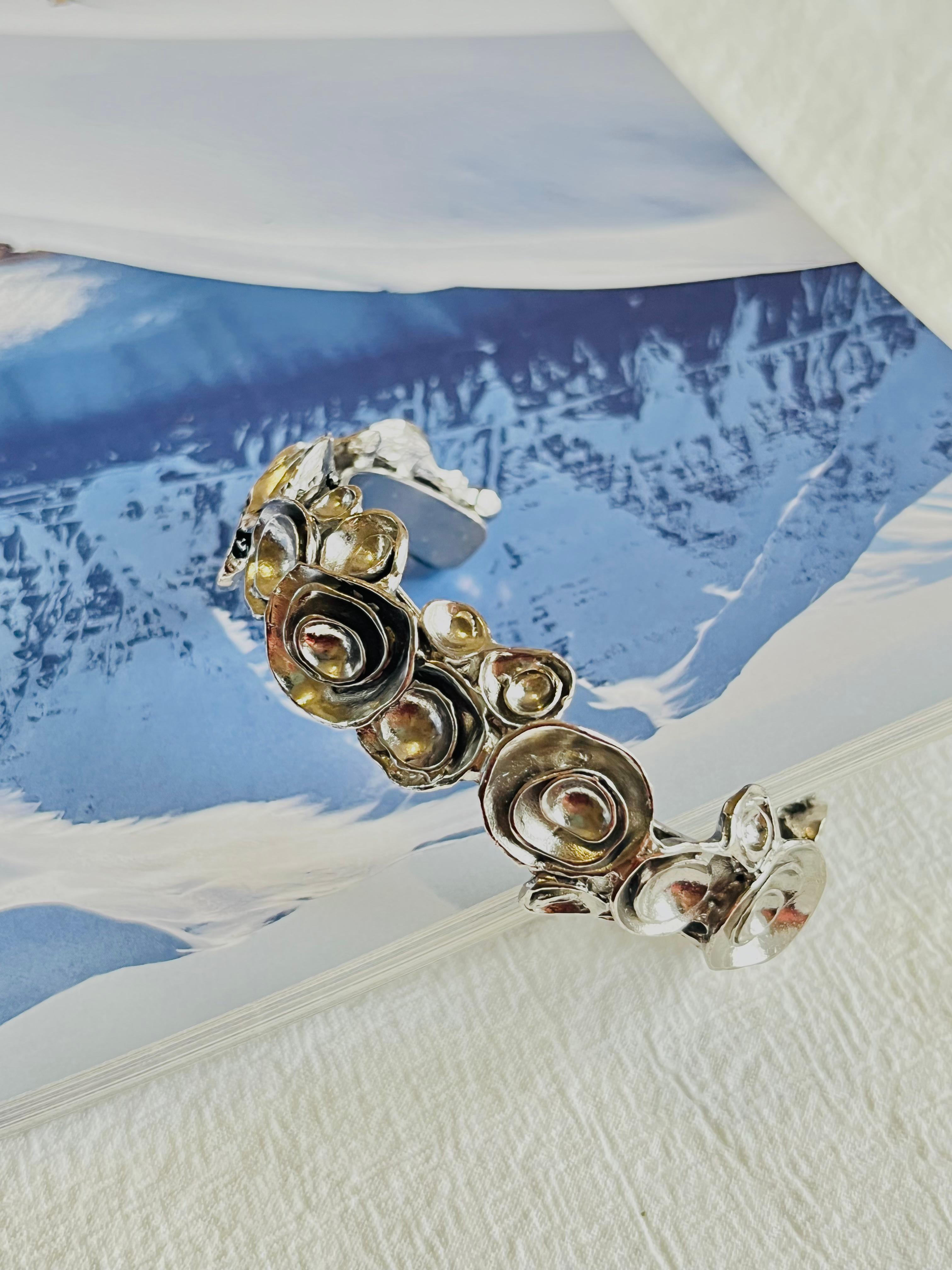 Yves Saint Laurent YSL Bracciale Modernista d'Argento con Fiori a Cluster Arty in vendita 1