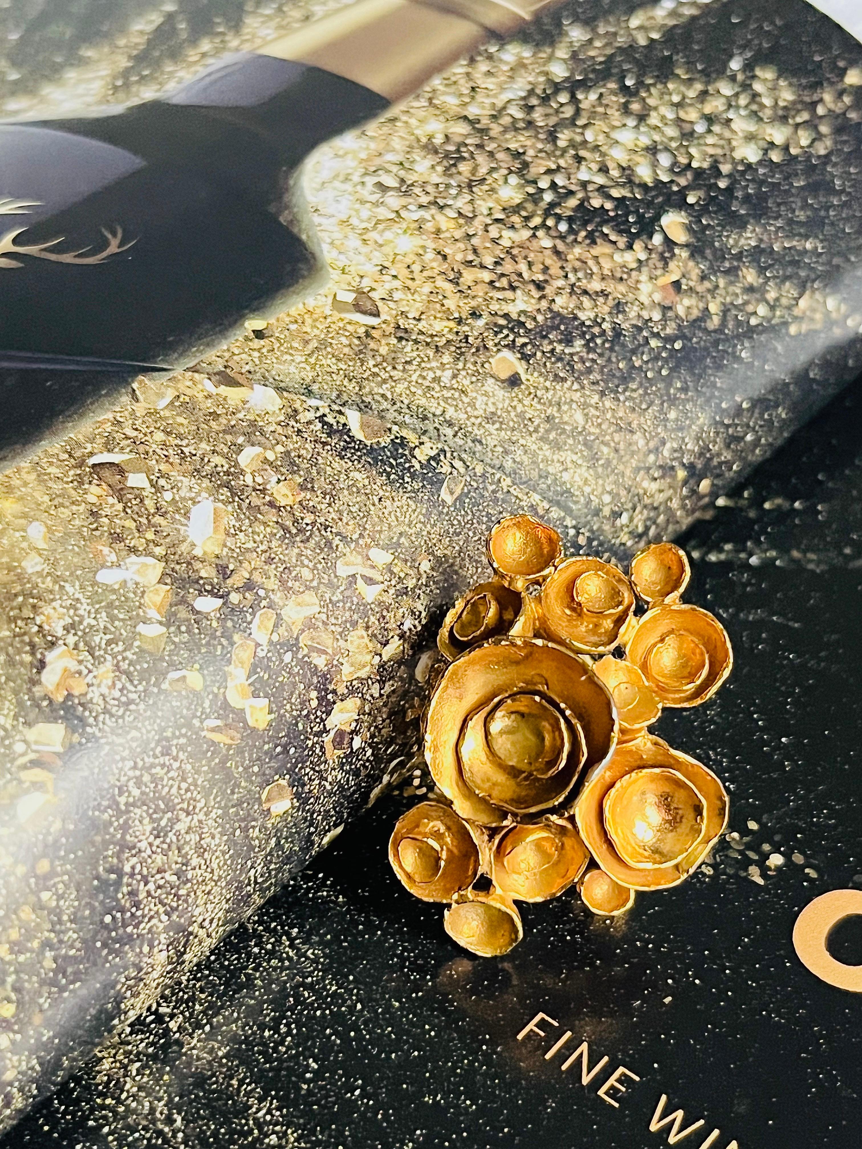 Yves Saint Laurent YSL Vintage Unisex Arty Cluster Swirl Flowers Statement Chunky Ring, Size 7, Gold Tone

Very good condition. Light colour loss or scratches. Come with original box and pouch. 100% Genuine.

Vintage. Rare to find this style YSL