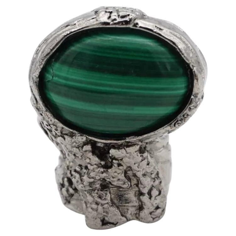 Yves Saint Laurent YSL Arty Vintage Dark Green Cabochon Statement Chunky Modernist Elegant Cocktail Ring, Size 6, Silver Plated

Very excellent condition. Maybe very light scratches and colour loss, barely noticeable. 100% genuine. 

Signed on the