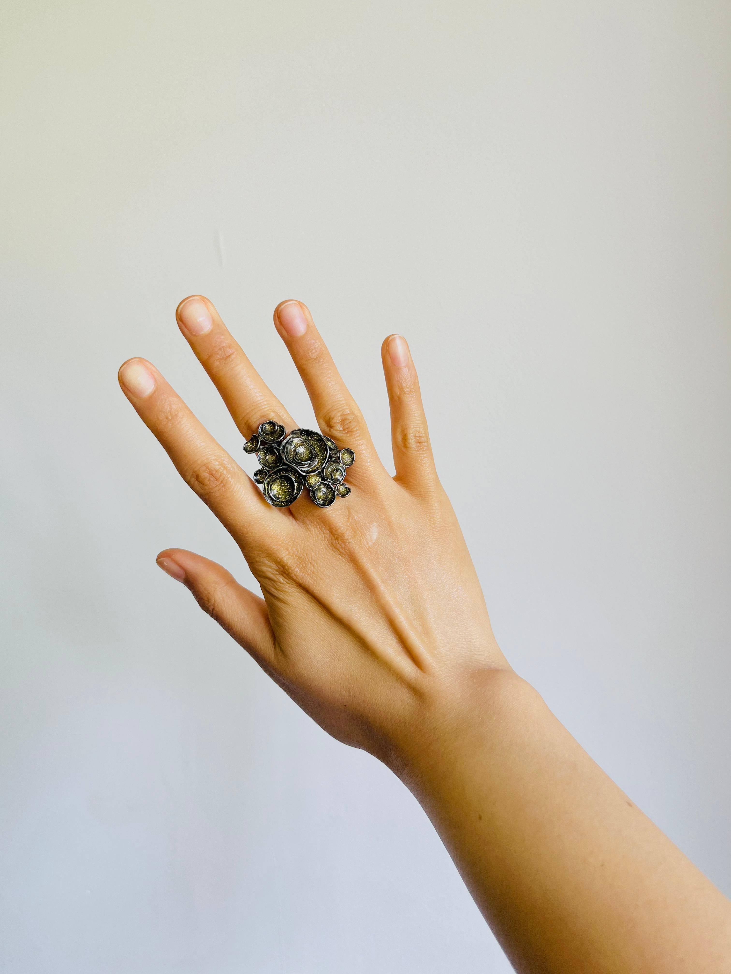 Anillo de cóctel Yves Saint Laurent YSL Arty Glitter Cluster Swirl Flowers, talla 7 en venta 4
