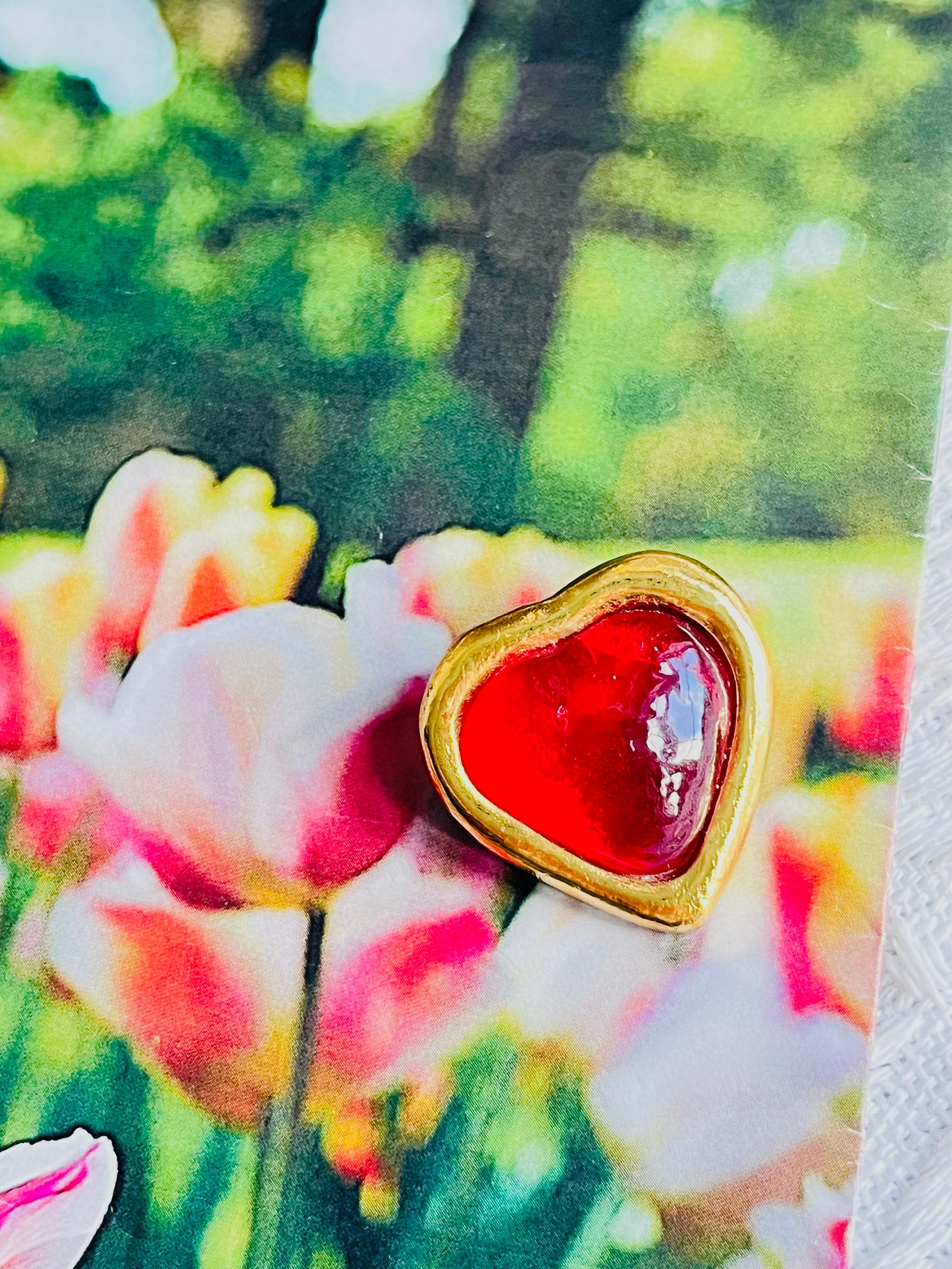 Yves Saint Laurent YSL Arty Gripoix Clear Ruby Red Heart Love Cabochon Brooch In Good Condition In Wokingham, England