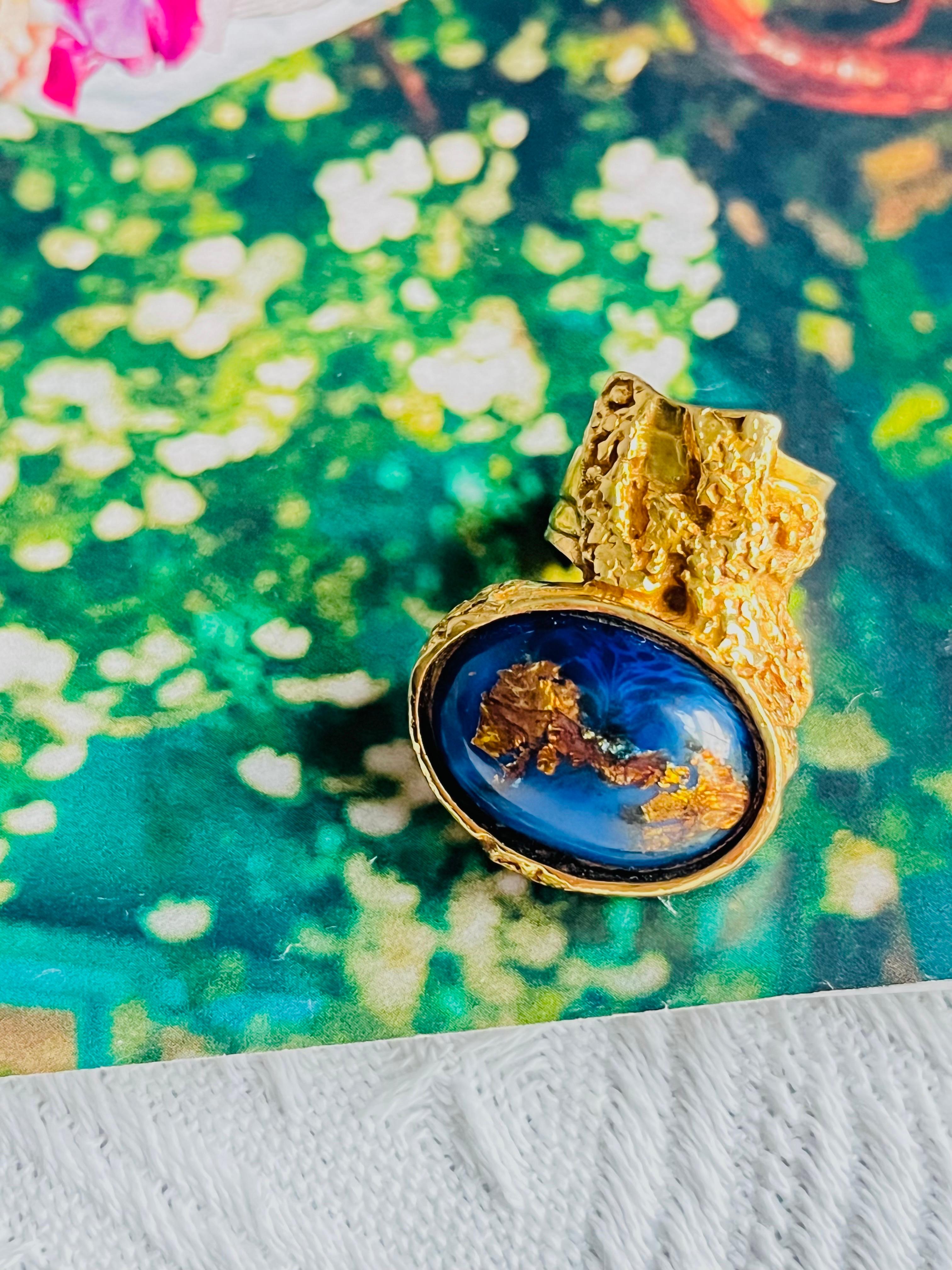 Art Deco Yves Saint Laurent YSL Arty Large Lapis Navy Cabochon Foil Cocktail Ring, US 5 For Sale