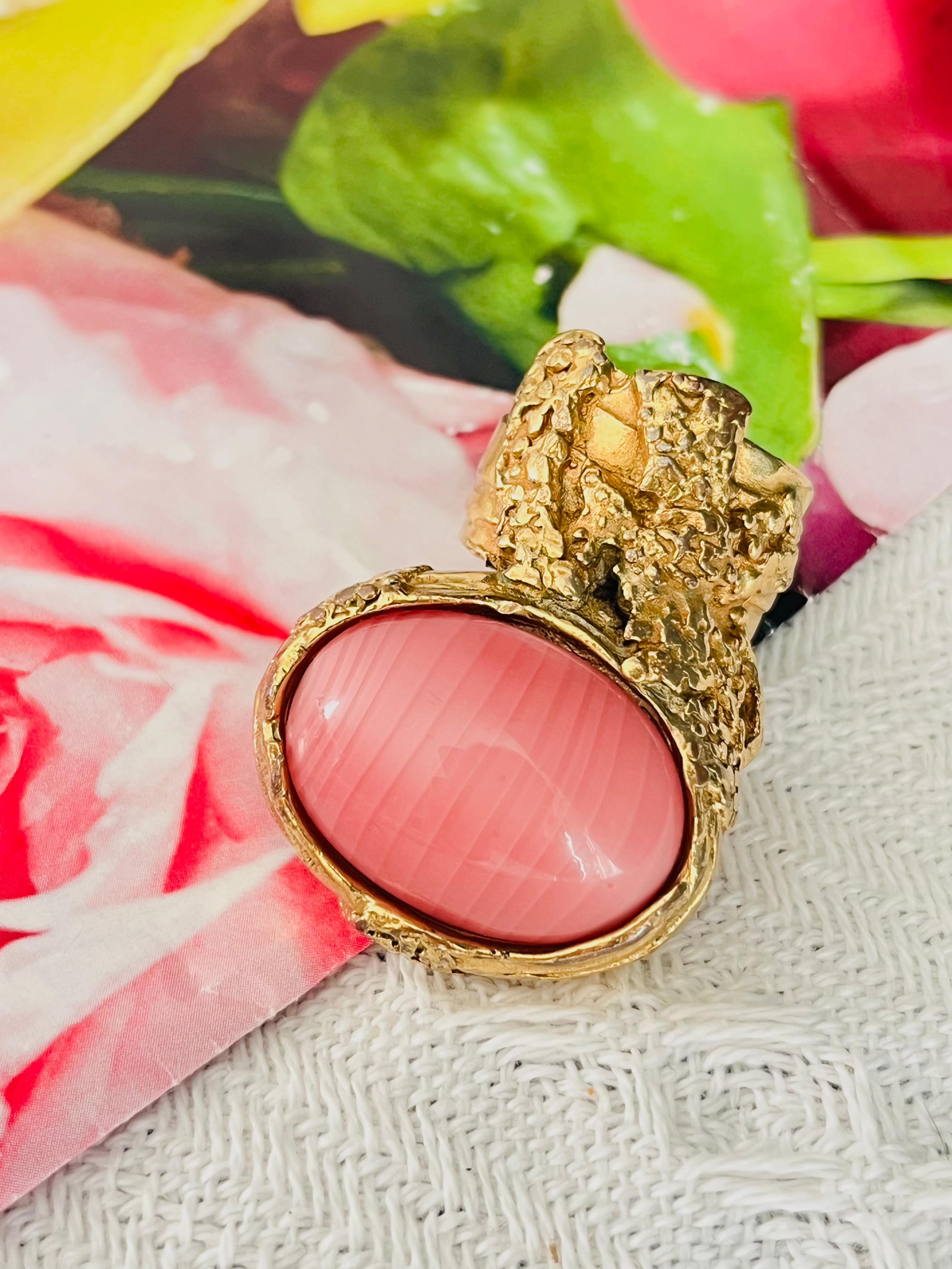 Yves Saint Laurent YSL Arty Anillo de cóctel grueso con cabujón oval rosa grande, US 5 Art Decó en venta