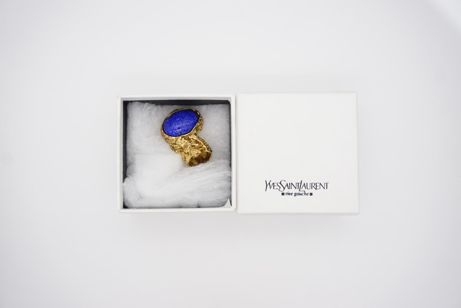 Art Nouveau Yves Saint Laurent YSL Arty Navy Statement Chunky Cabochon Gold Ring, Size 5 For Sale