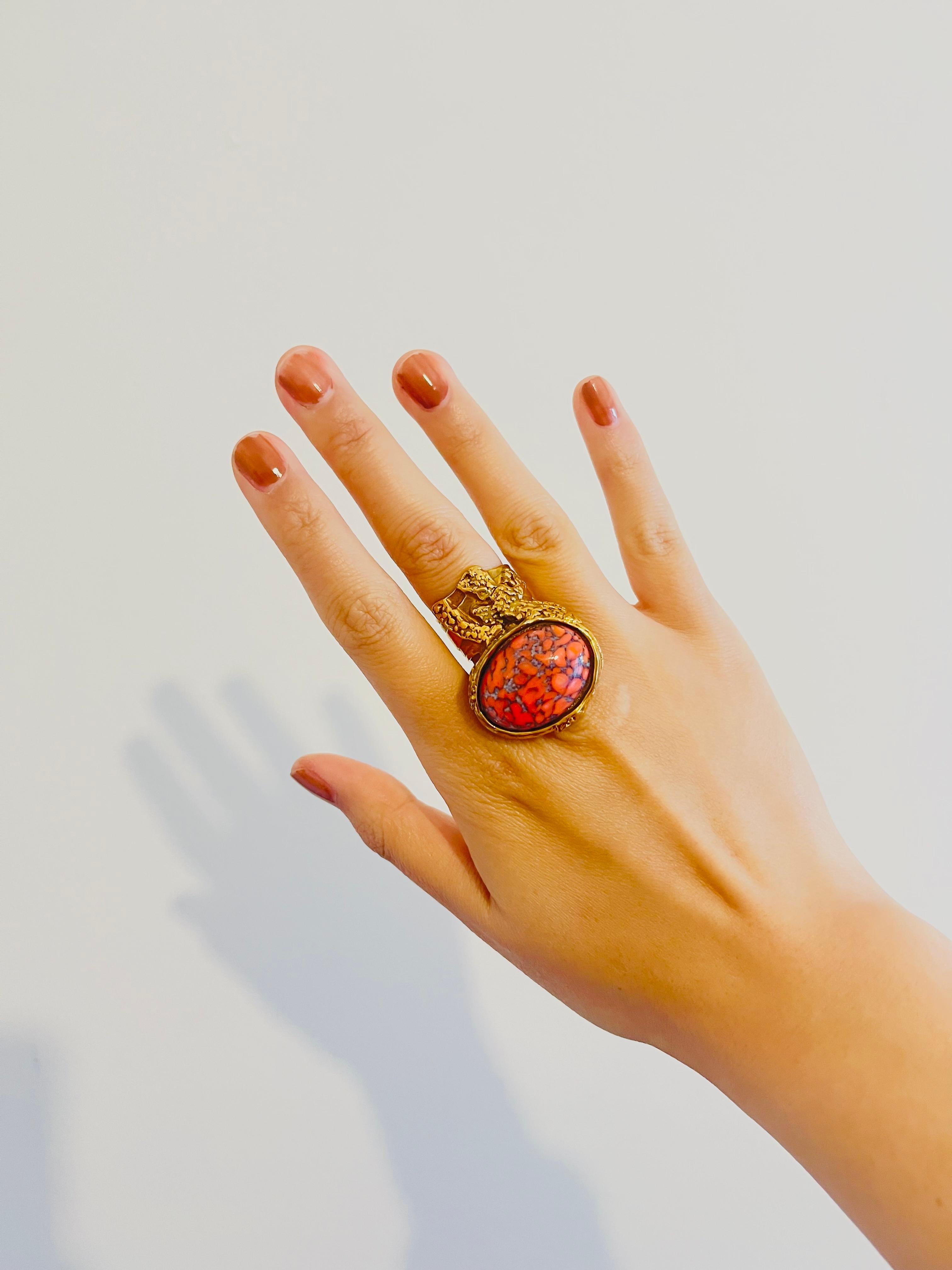 Yves Saint Laurent YSL Arty Orange Coral Cabochon Statement Gold Ring, Size 7 In Good Condition For Sale In Wokingham, England