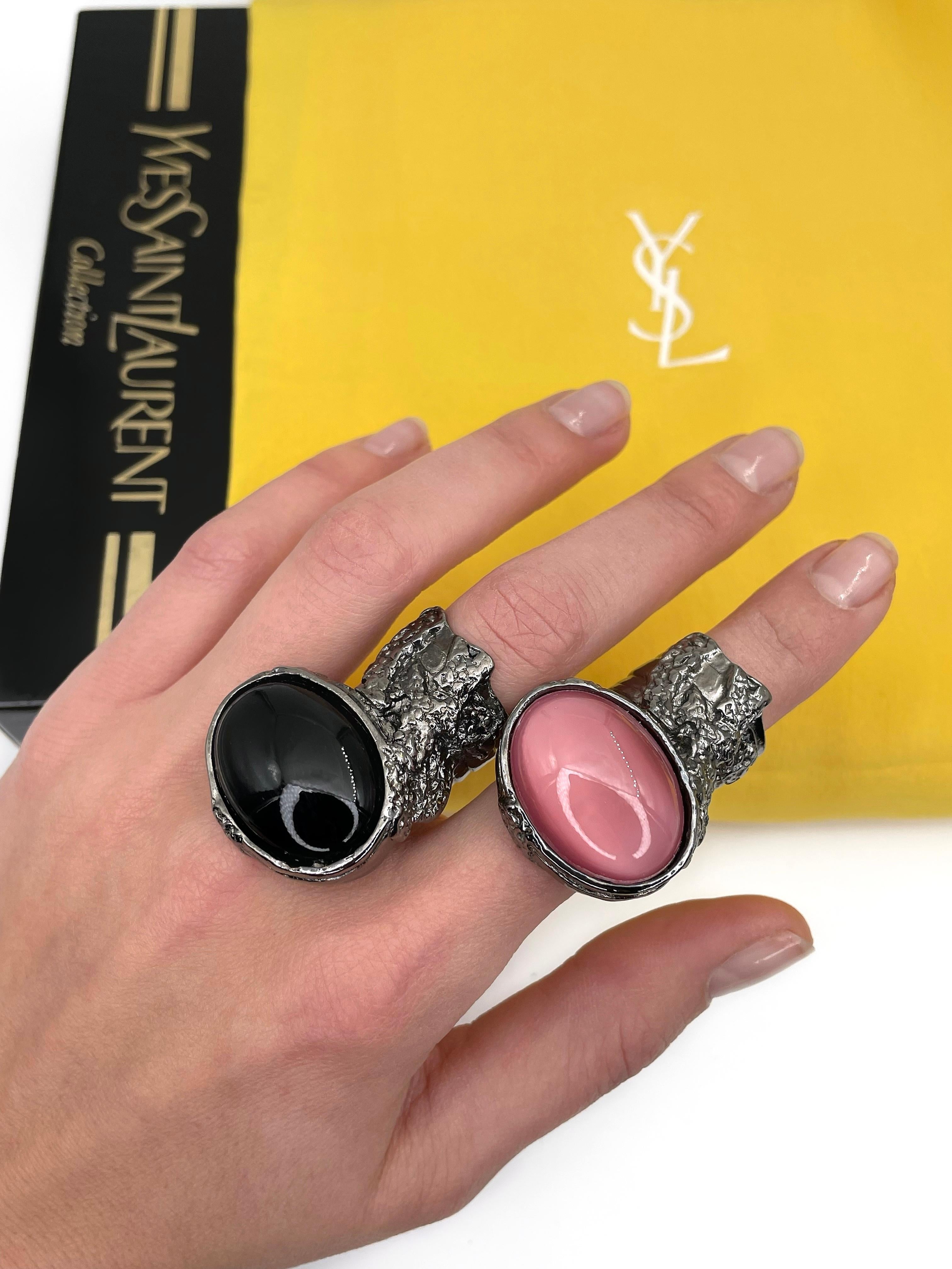 This is an iconic Arty cocktail ring designed by YSL in 2000s. The piece is crafted in silver tone metal. It features cabochon cut black glass. 

Signed: “Yves Saint Laurent - 7” (shown in photos).

Size: 17.75 (US 7)

———

If you have any
