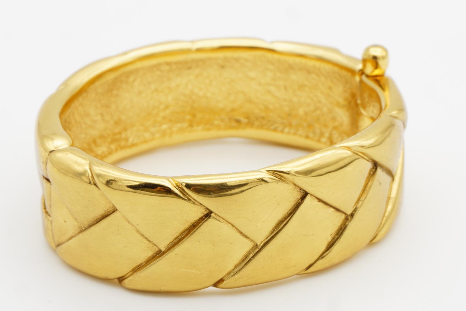 Yves Saint Laurent YSL Arty Vintage Glow Bracelet jonc en or matelassé en vente 5