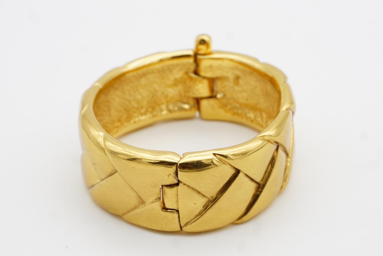 Yves Saint Laurent YSL Arty Vintage Glow Bracelet jonc en or matelassé en vente 7