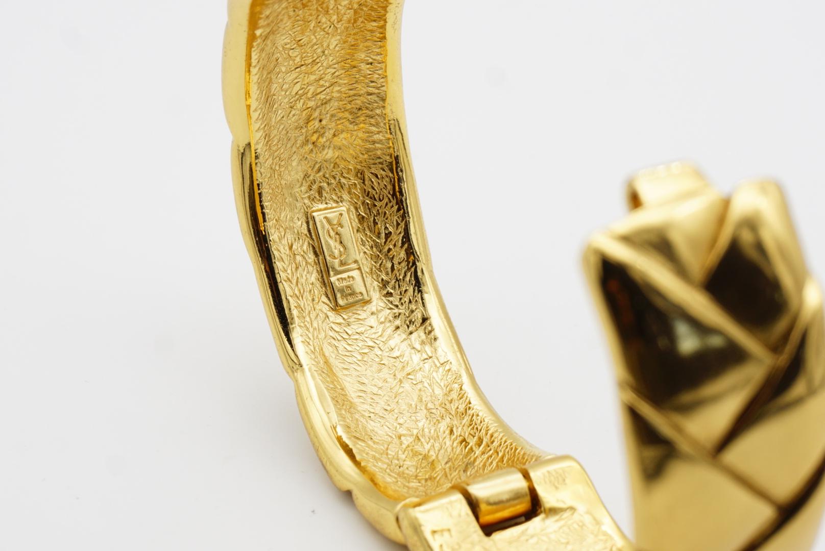 Yves Saint Laurent YSL Arty Vintage Glow Bracelet jonc en or matelassé en vente 8