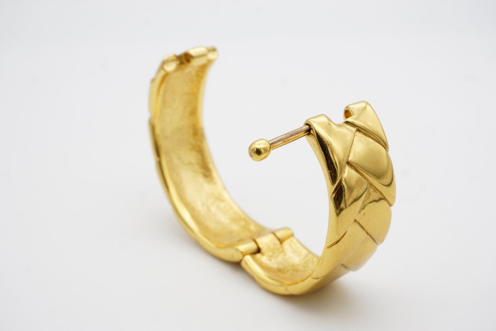 Yves Saint Laurent YSL Arty Vintage Glow Bracelet jonc en or matelassé en vente 9