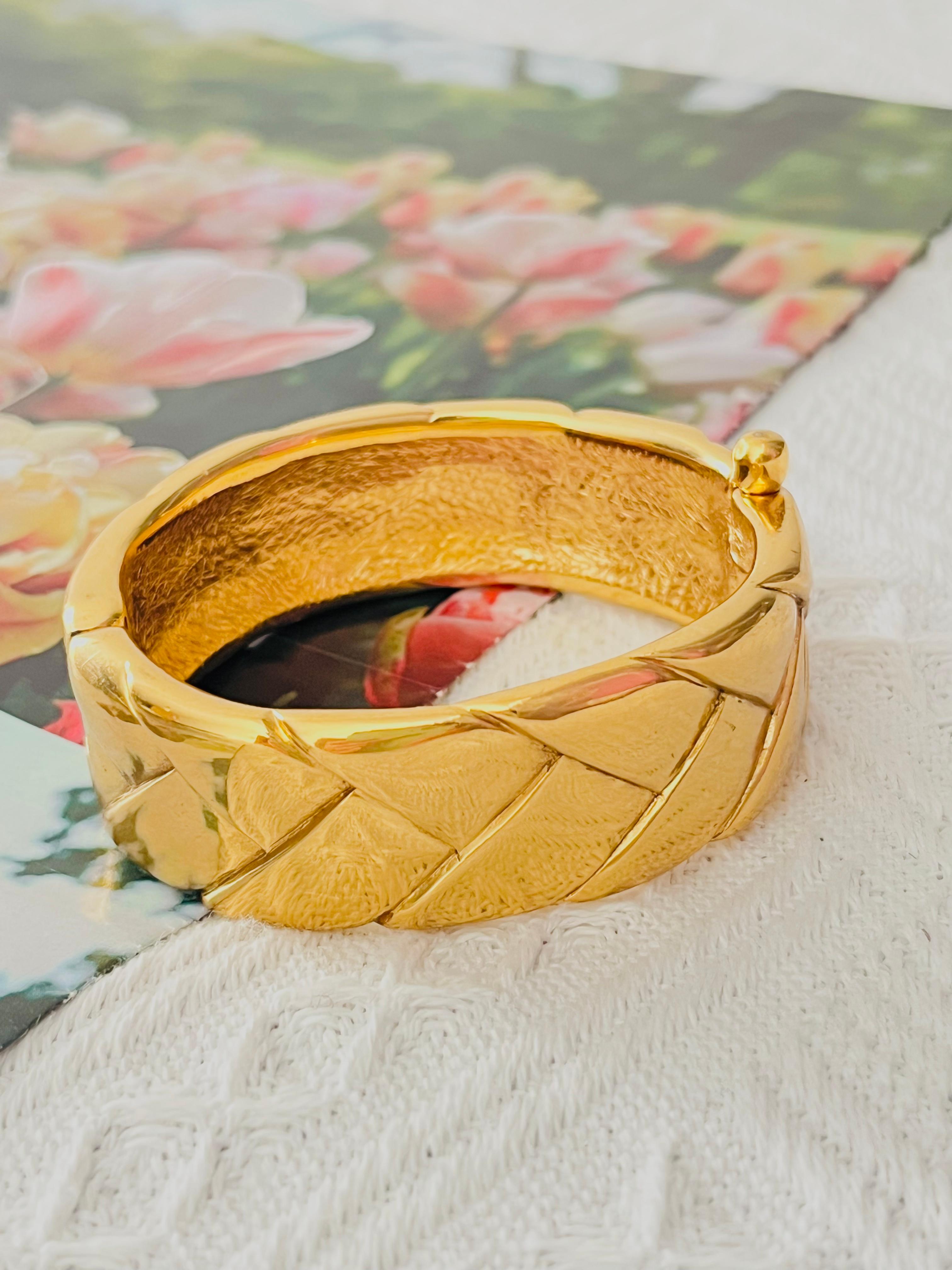 Yves Saint Laurent YSL Arty Vintage Glow Bracelet jonc en or matelassé Bon état - En vente à Wokingham, England