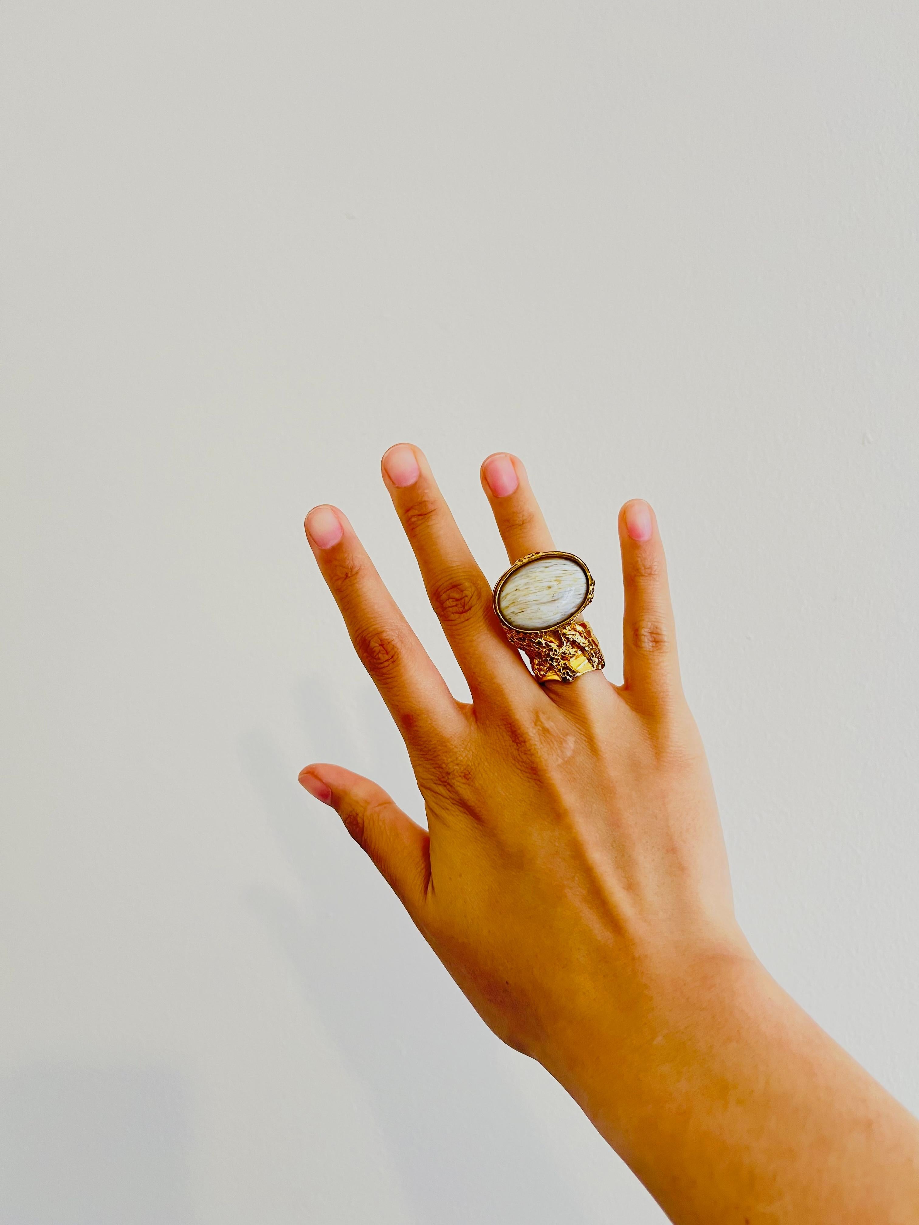 Yves Saint Laurent YSL Arty White Beige Cabochon Statement Chunky Ring, Size 5 In Good Condition In Wokingham, England