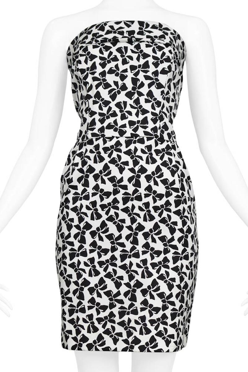 Gris Yves Saint Laurent Ysl Black and White Bow Print Mini Dress (Mini robe imprimée d'un nœud) en vente