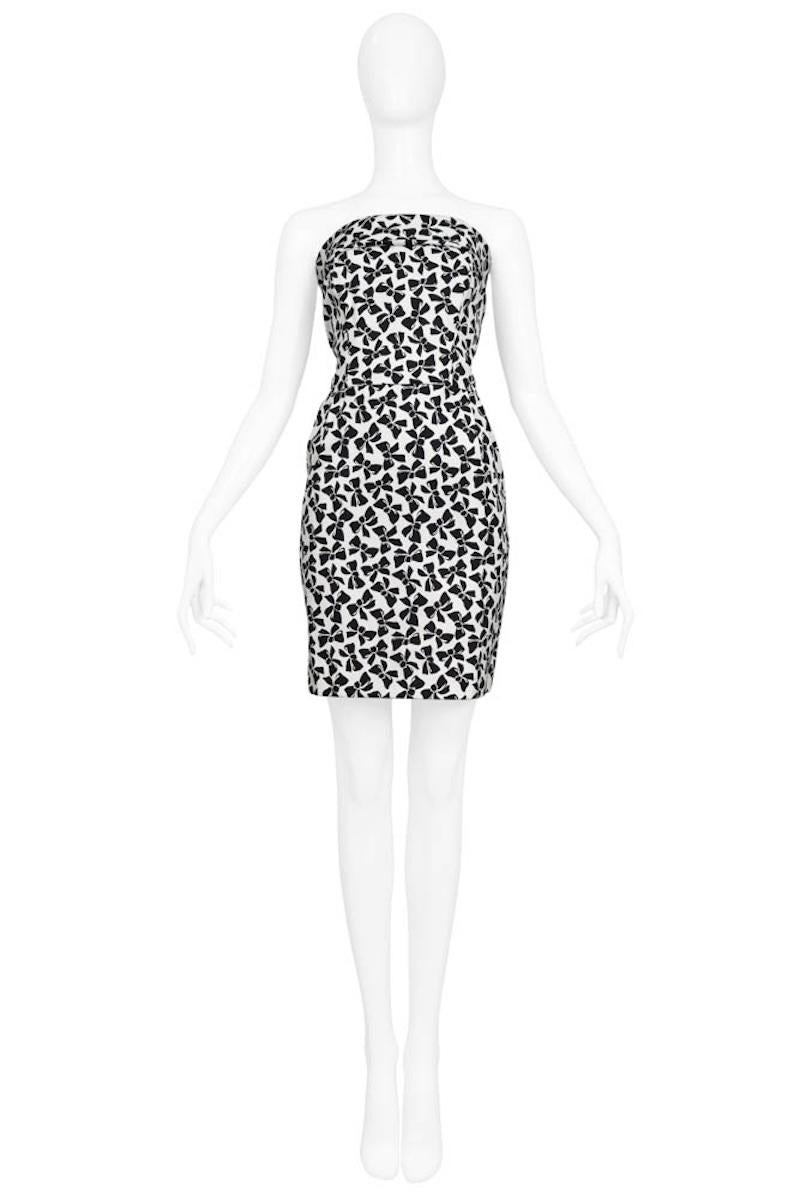 Yves Saint Laurent Ysl Black and White Bow Print Mini Dress (Mini robe imprimée d'un nœud) Bon état - En vente à Los Angeles, CA