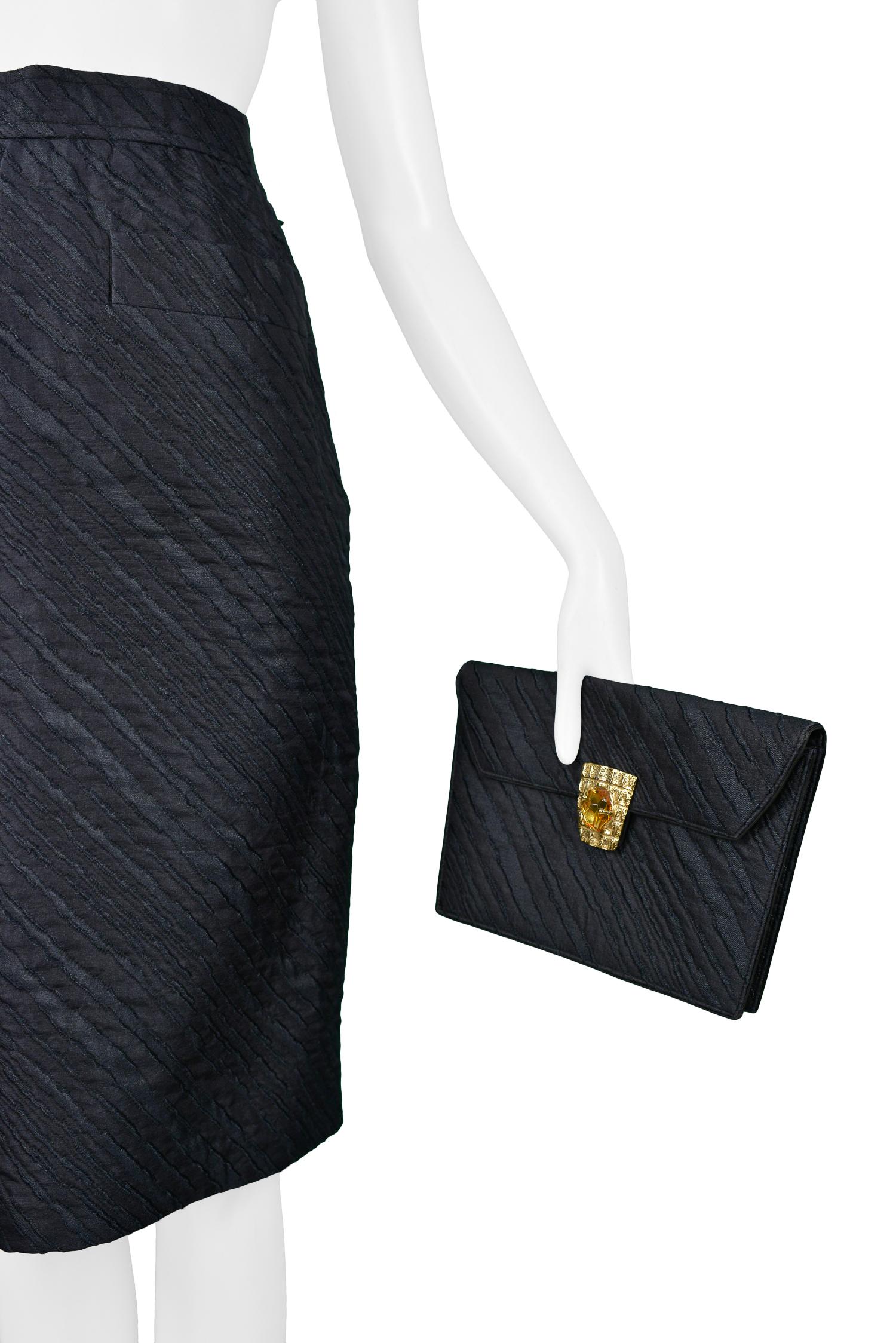 Yves Saint Laurent YSL Ensemble jupe crayon noire et pochette en pierres précieuses 1980 Pour femmes en vente