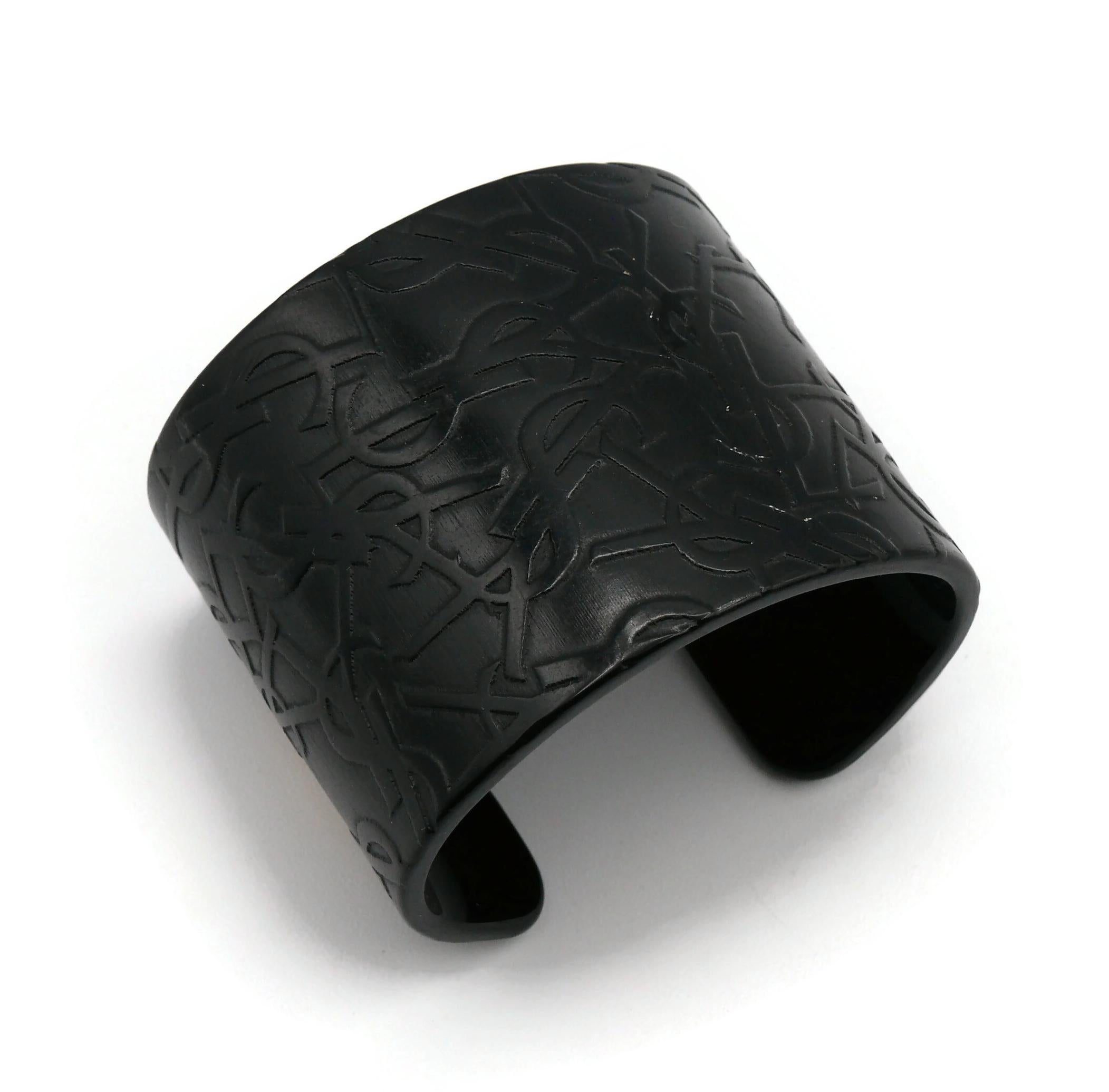 YVES SAINT LAURENT YSL Black Resin Logo Cuff Bracelet In Good Condition For Sale In Nice, FR