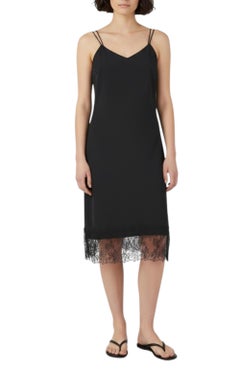 Vestido liso negro de Yves Saint Laurent (YSL)