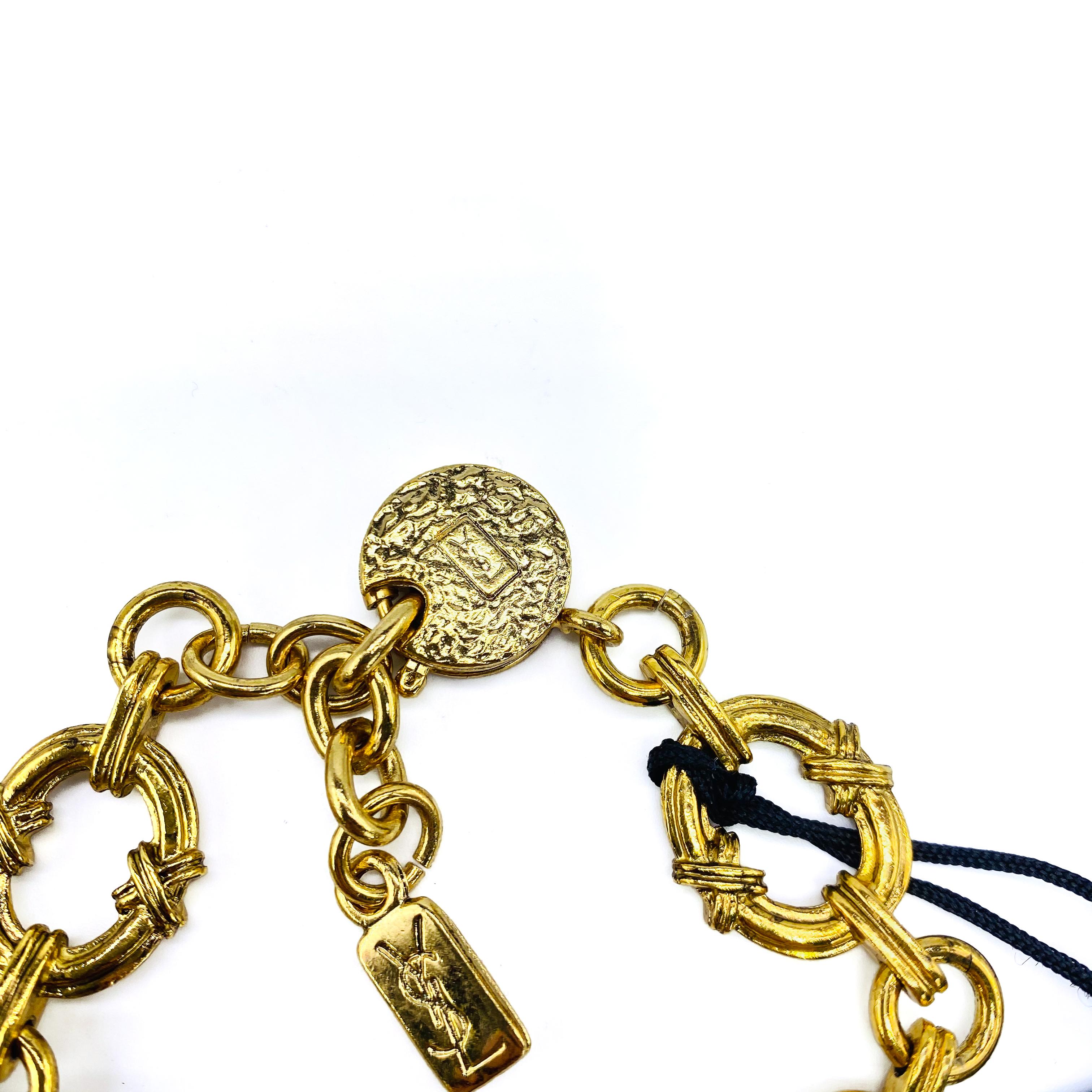 YSL Vintage 1980s Bracelet

Timelessly elegant chain link bracelet from the iconic House of Yves Saint Laurent

Detail
-Made in France in the 1980s
-Crafted from gold plated metal
-Beautifully ornate chunky links
-Comes with original label

Size &