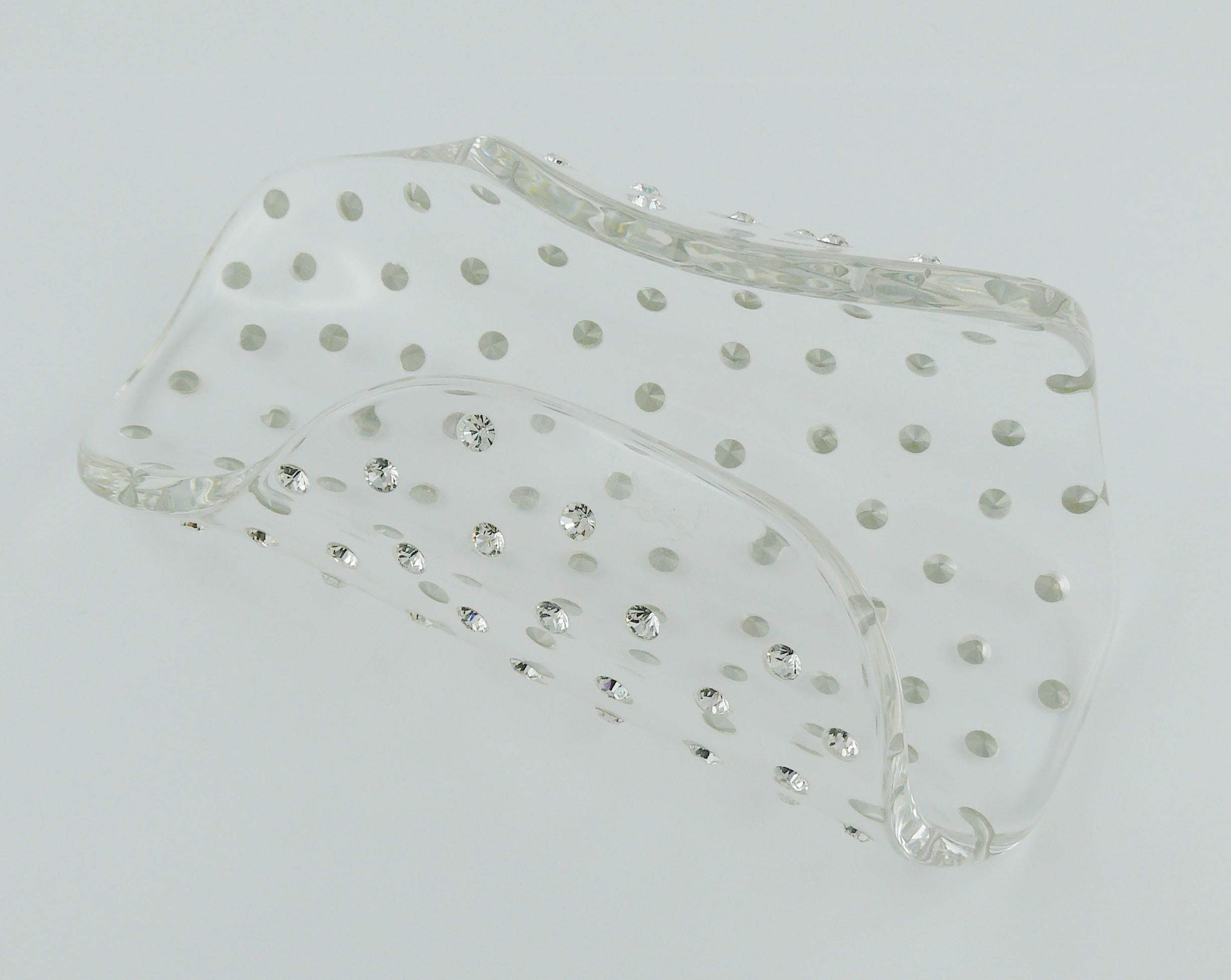 Yves Saint Laurent YSL Dokumentiertes Manschettenarmband aus klarem Lucite-Kristall im Angebot 9