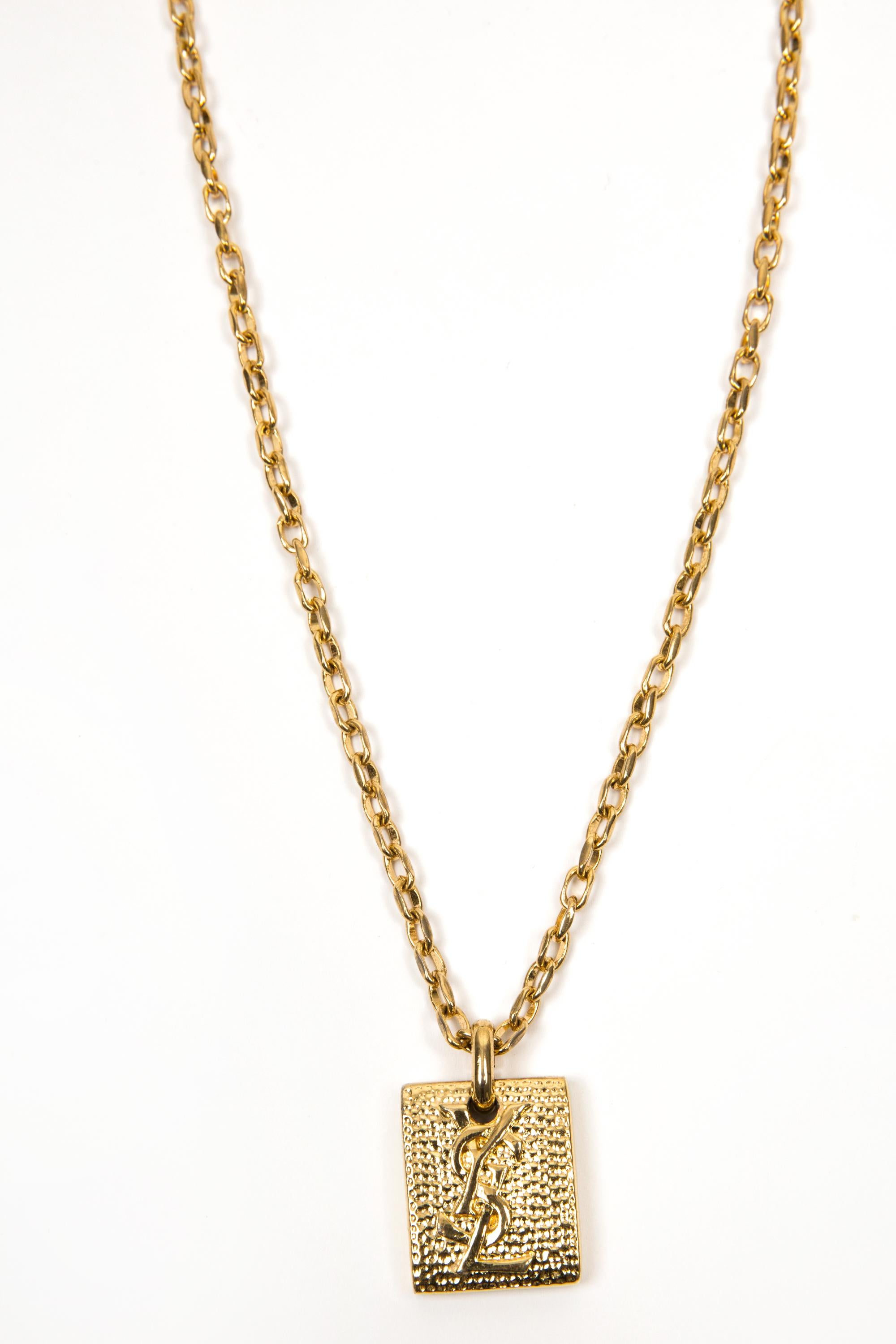  Collier pendentif 