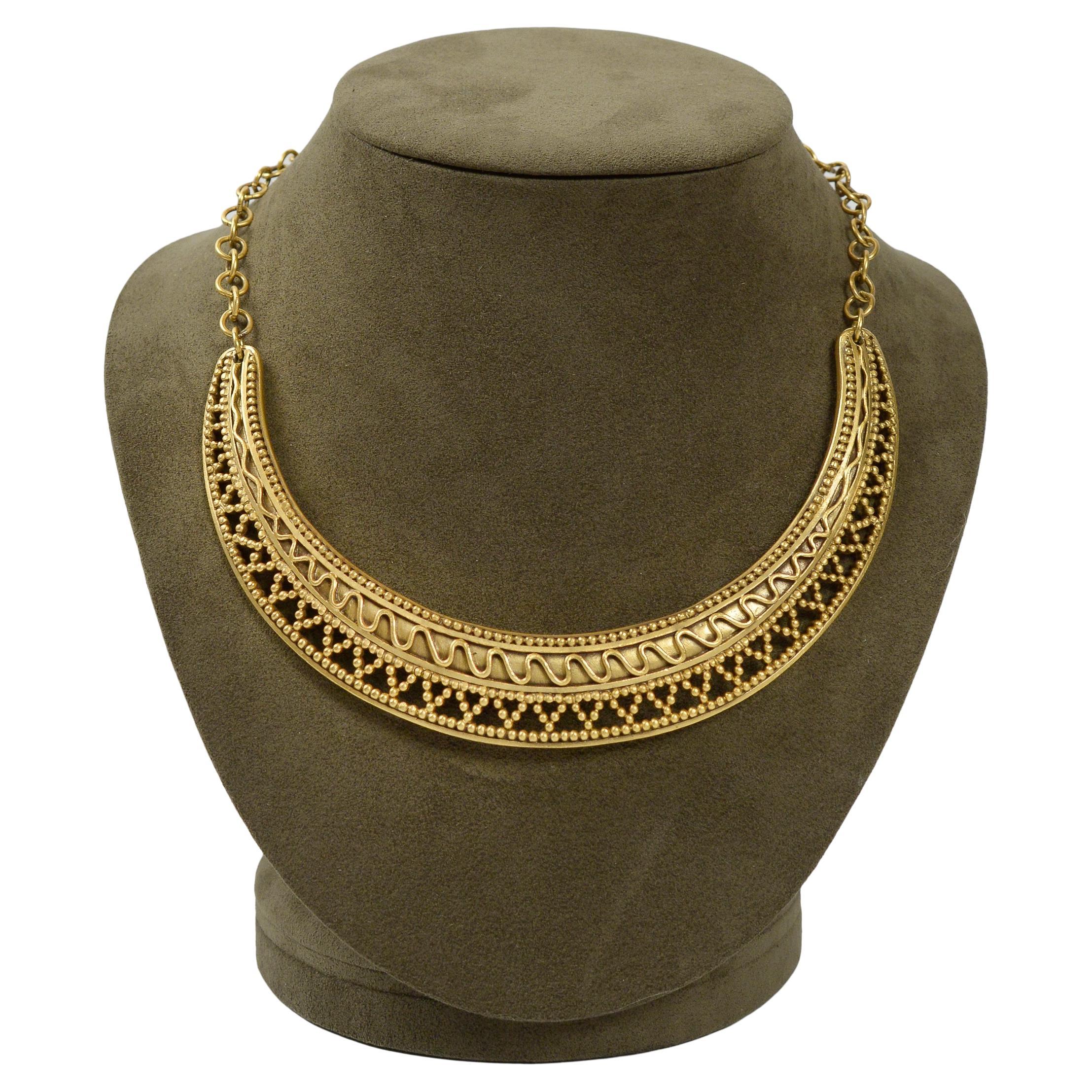 Yves Saint Laurent Collar Creciente YSL Dorado en venta