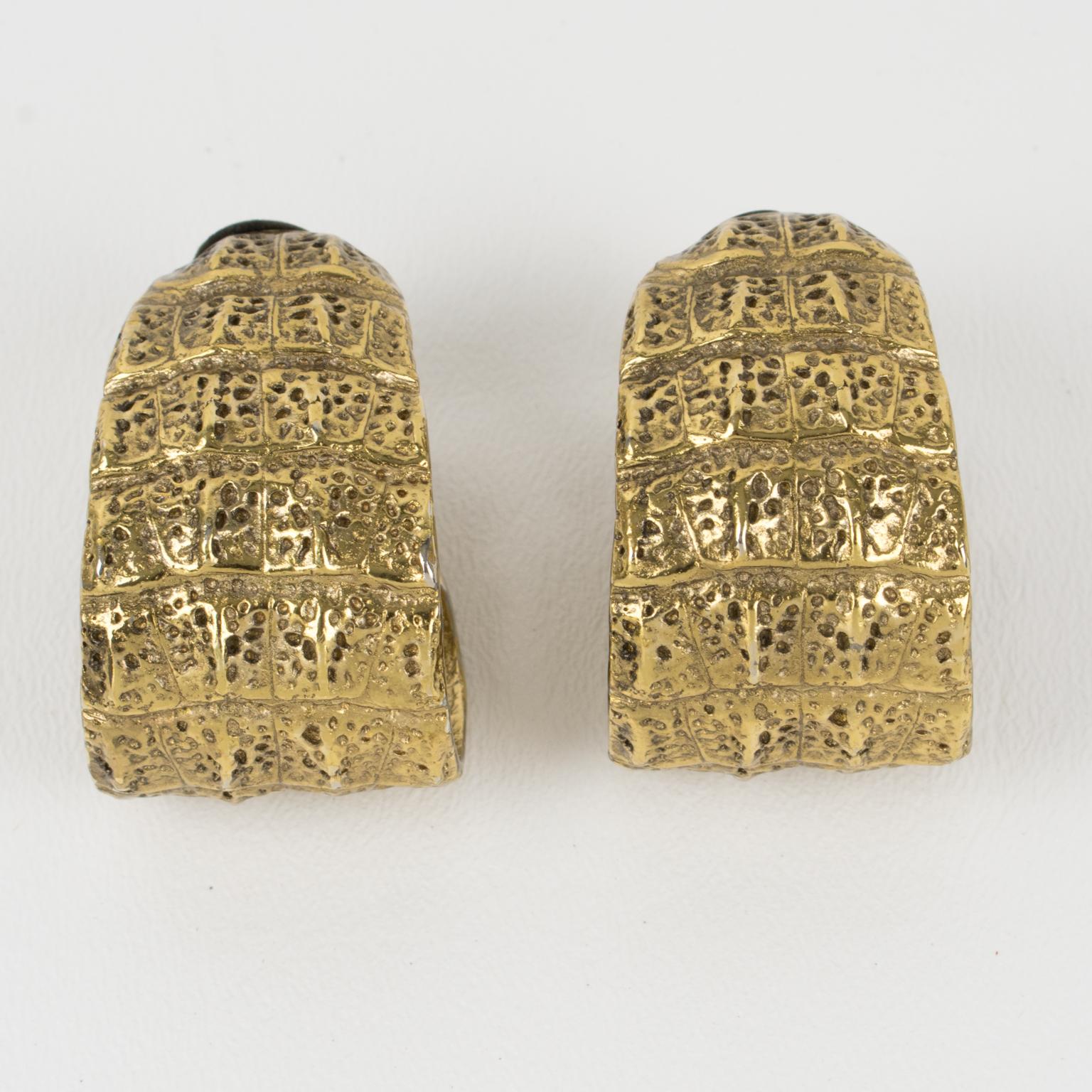 Yves Saint Laurent YSL Crocodile Embossed Gilded Clip Earrings In Good Condition For Sale In Atlanta, GA