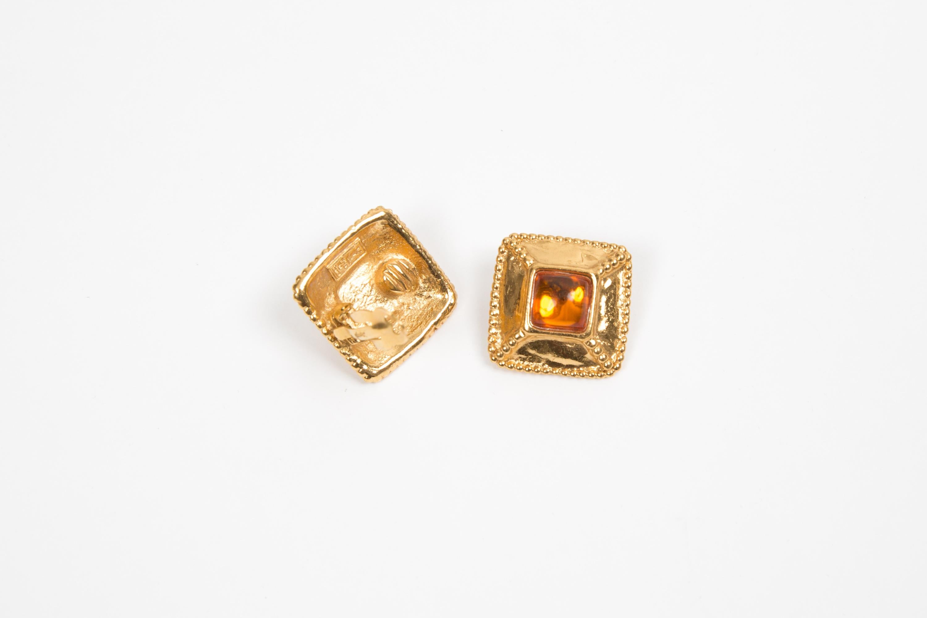 Donna Yves Saint Laurent YSL Orecchini a clip in oro e ambra con vetro fuso in vendita